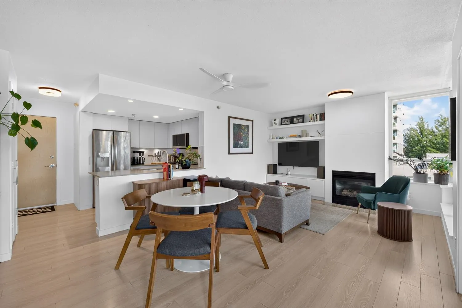 120 Milross Avenue #502