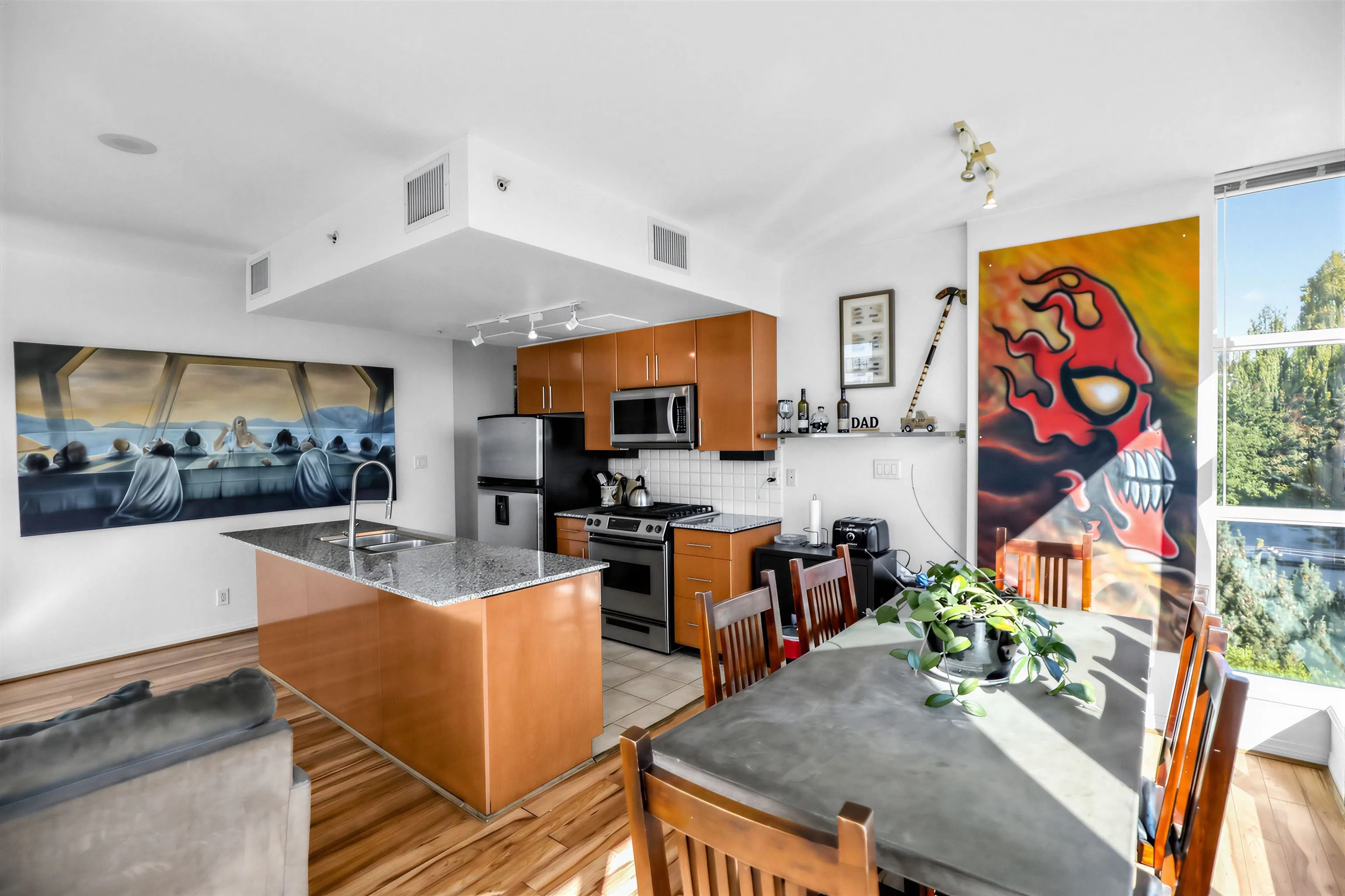 168 E Esplanade Avenue #806