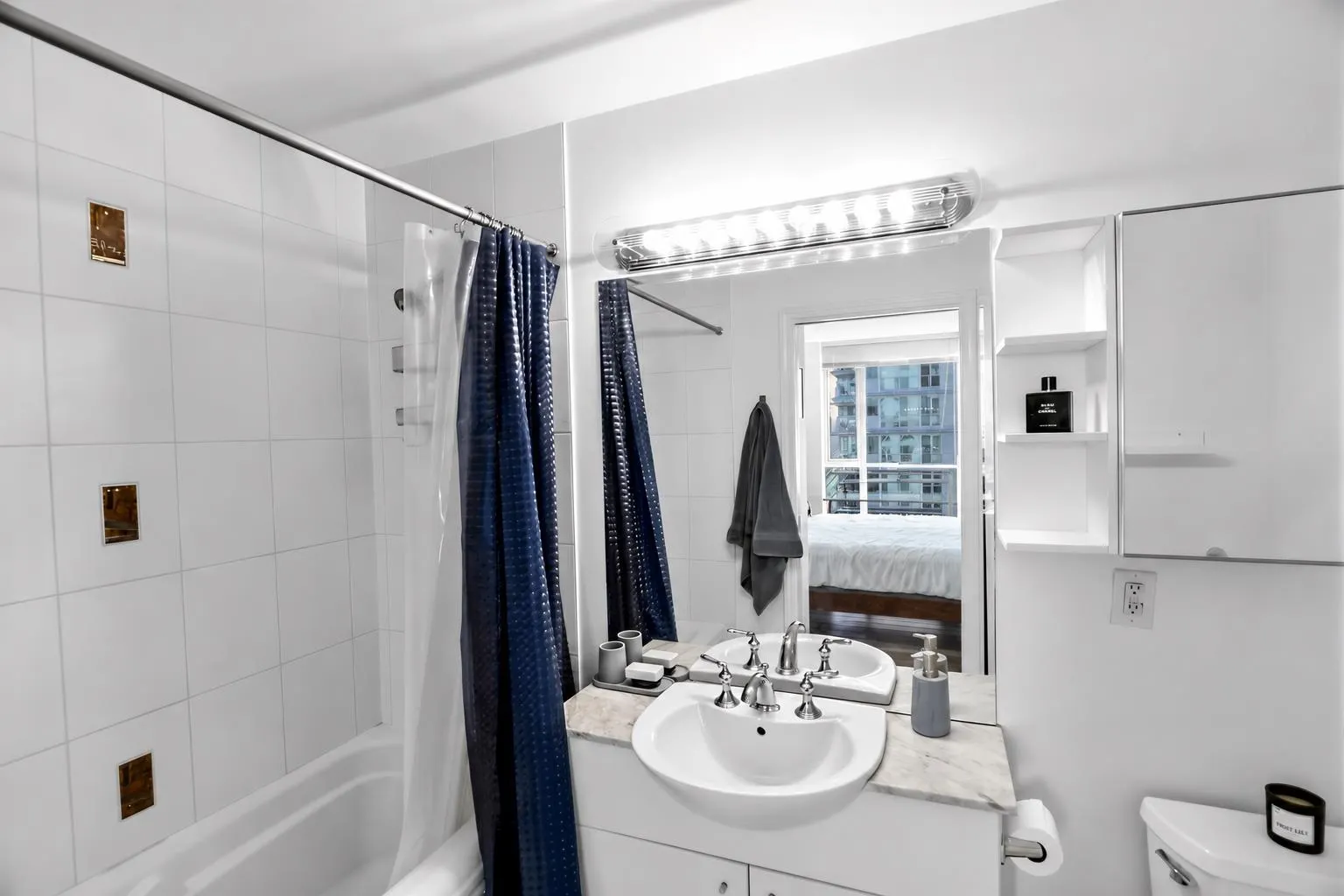 168 E Esplanade Avenue #806