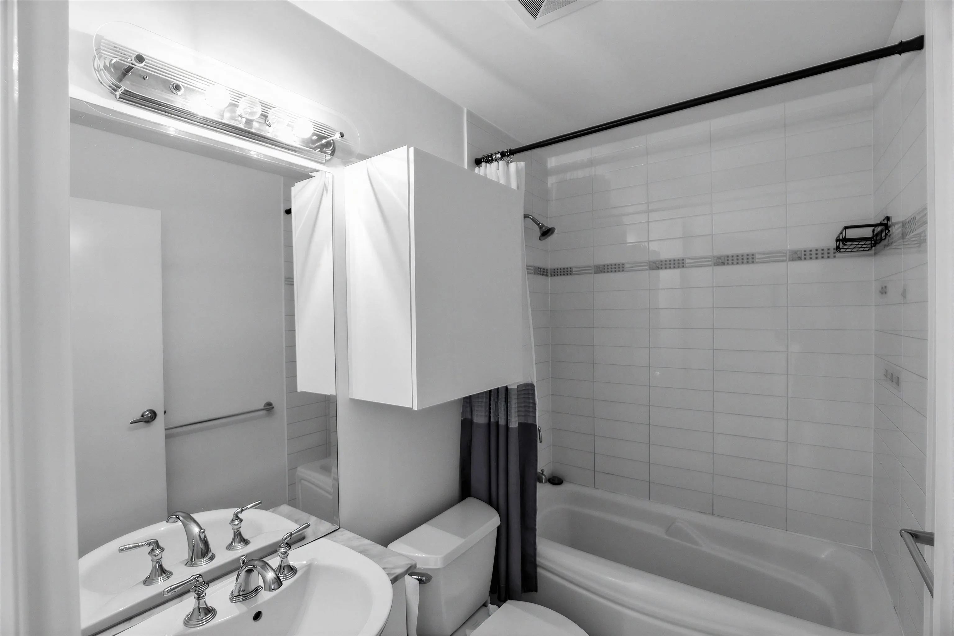 168 E Esplanade Avenue #806