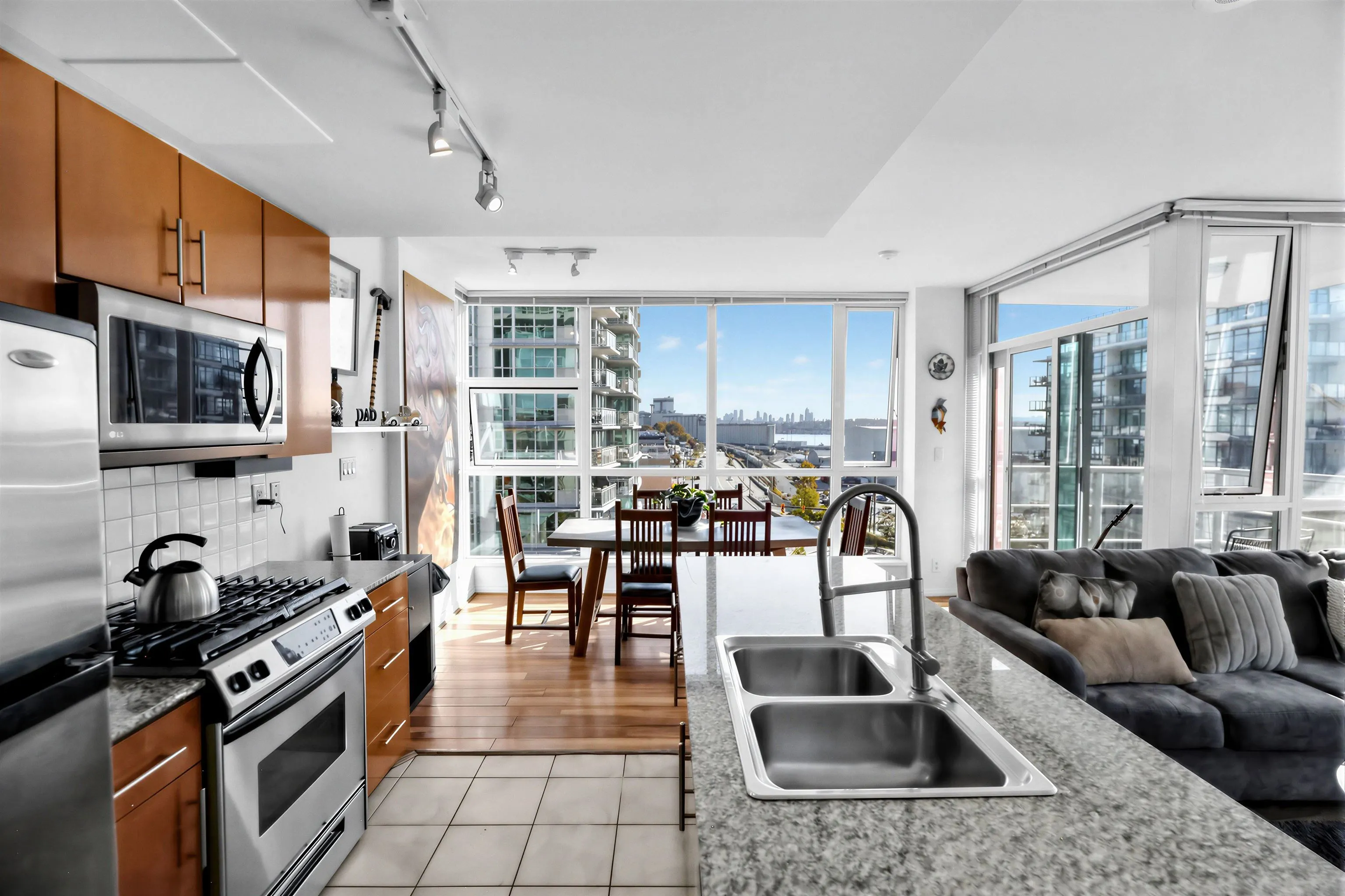 168 E Esplanade Avenue #806