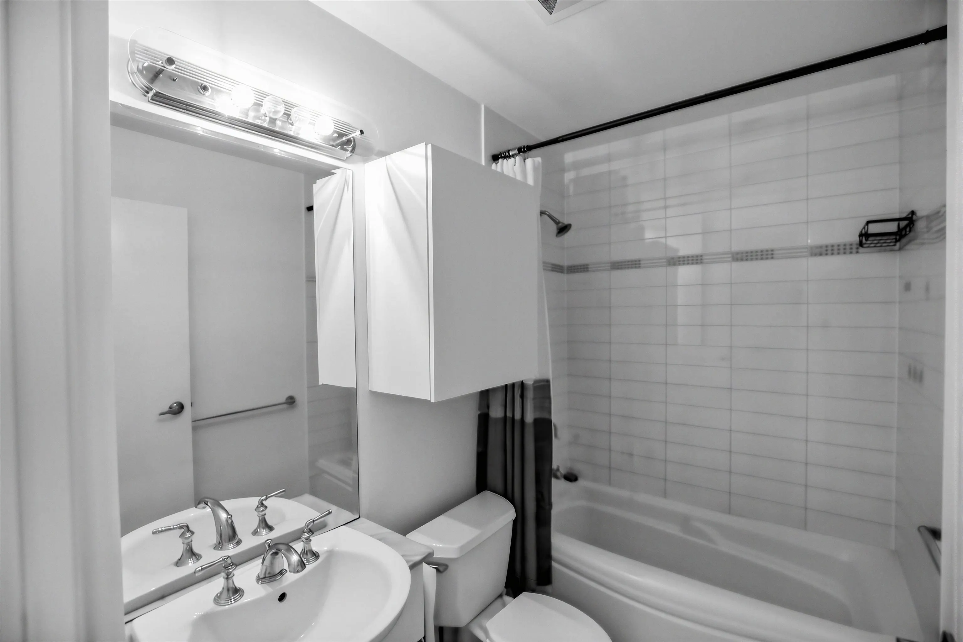 168 E Esplanade Avenue #806