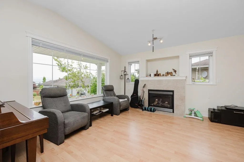 5687 Emily Way