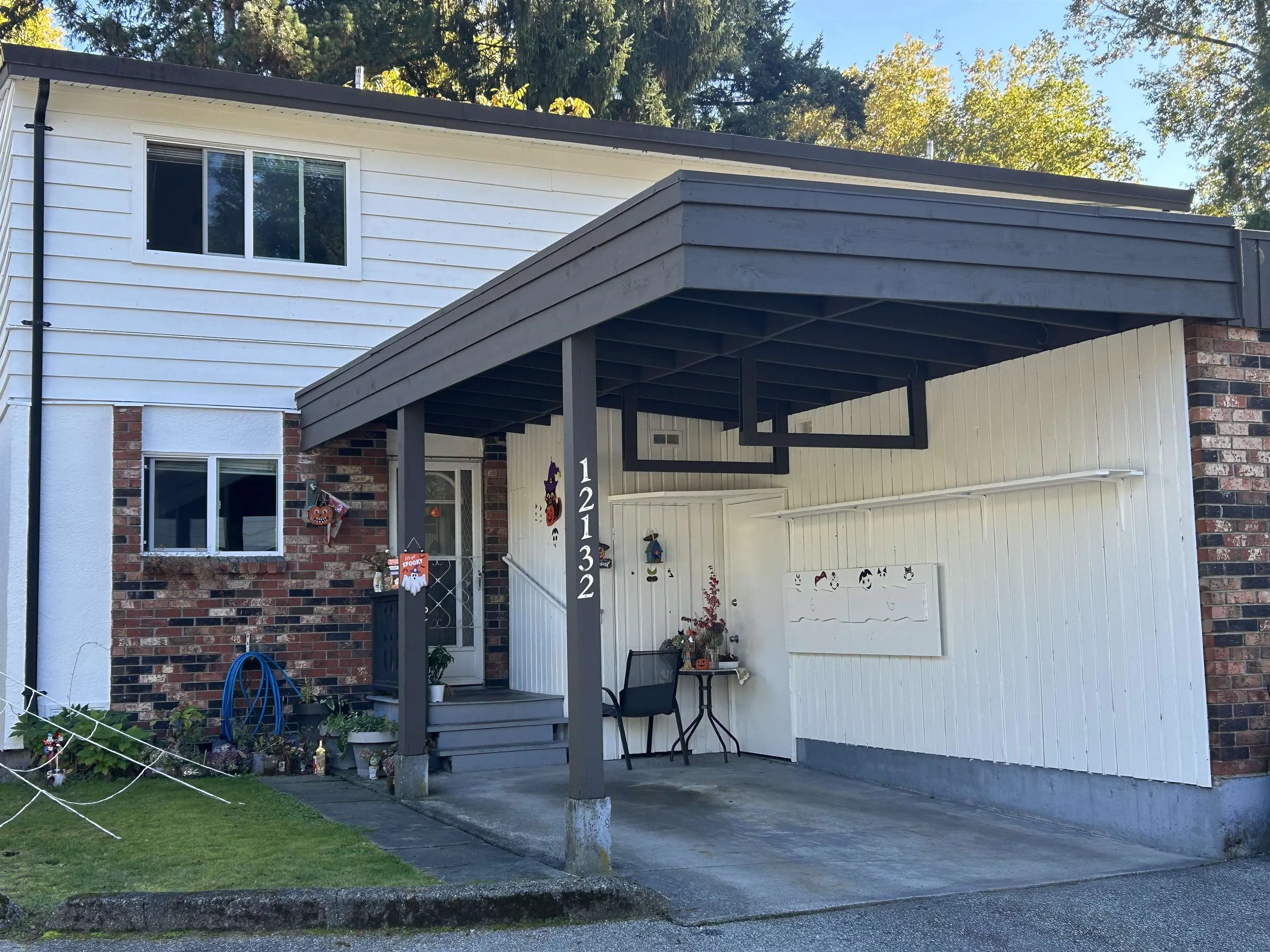 12132 Schmidt Crescent