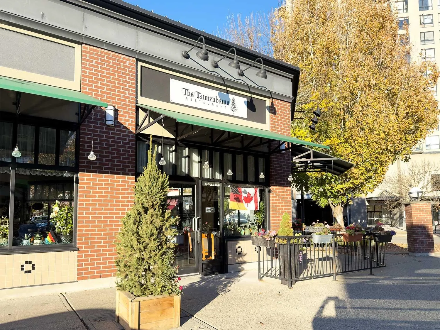 828 Agnes Street #904