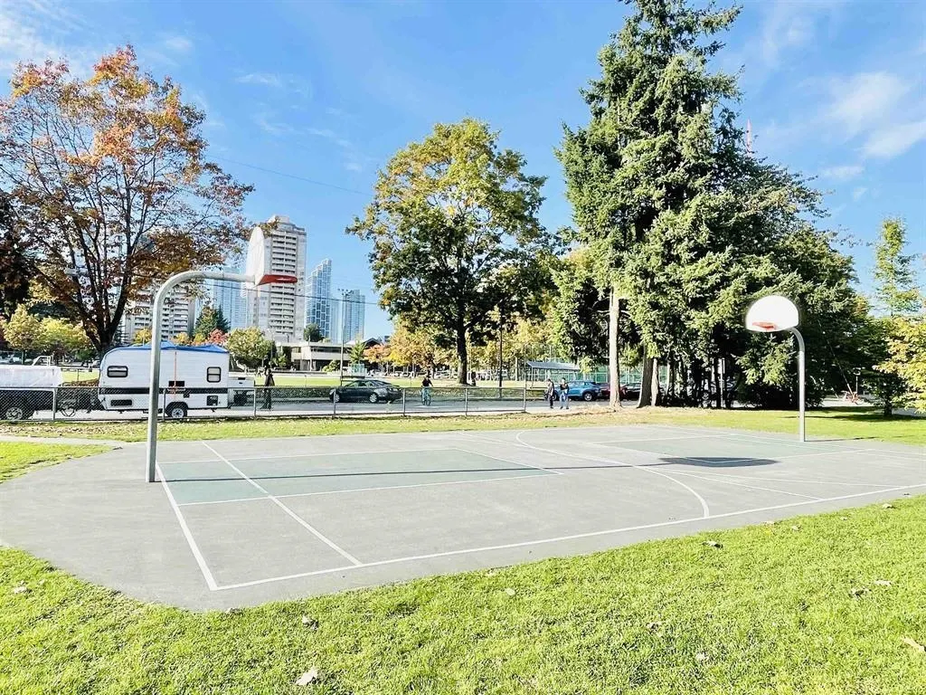 6868 Burlington Avenue #35