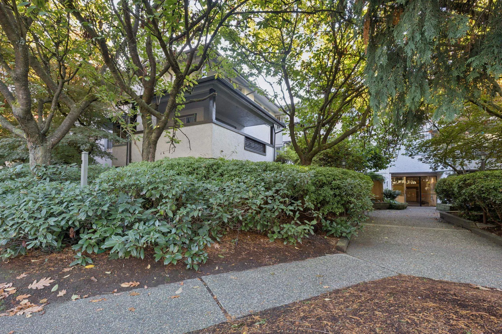 809 W 16th Street #107