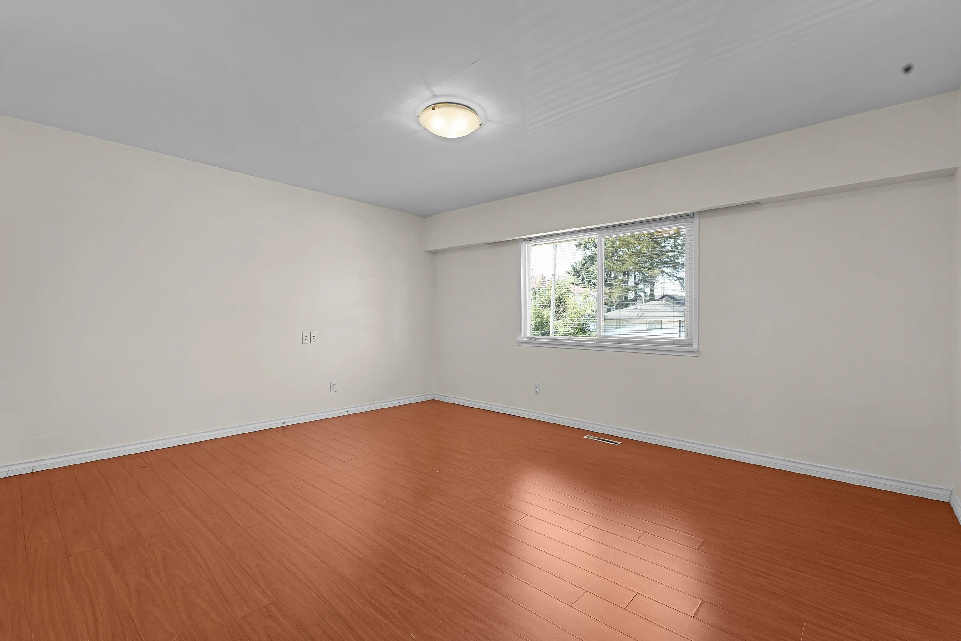 11028 129a Street