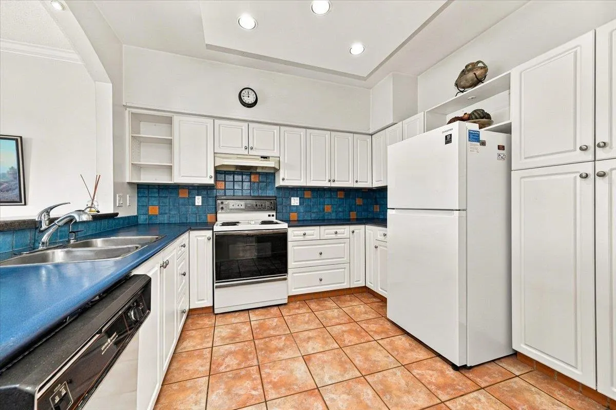 121 W 29th Street #403