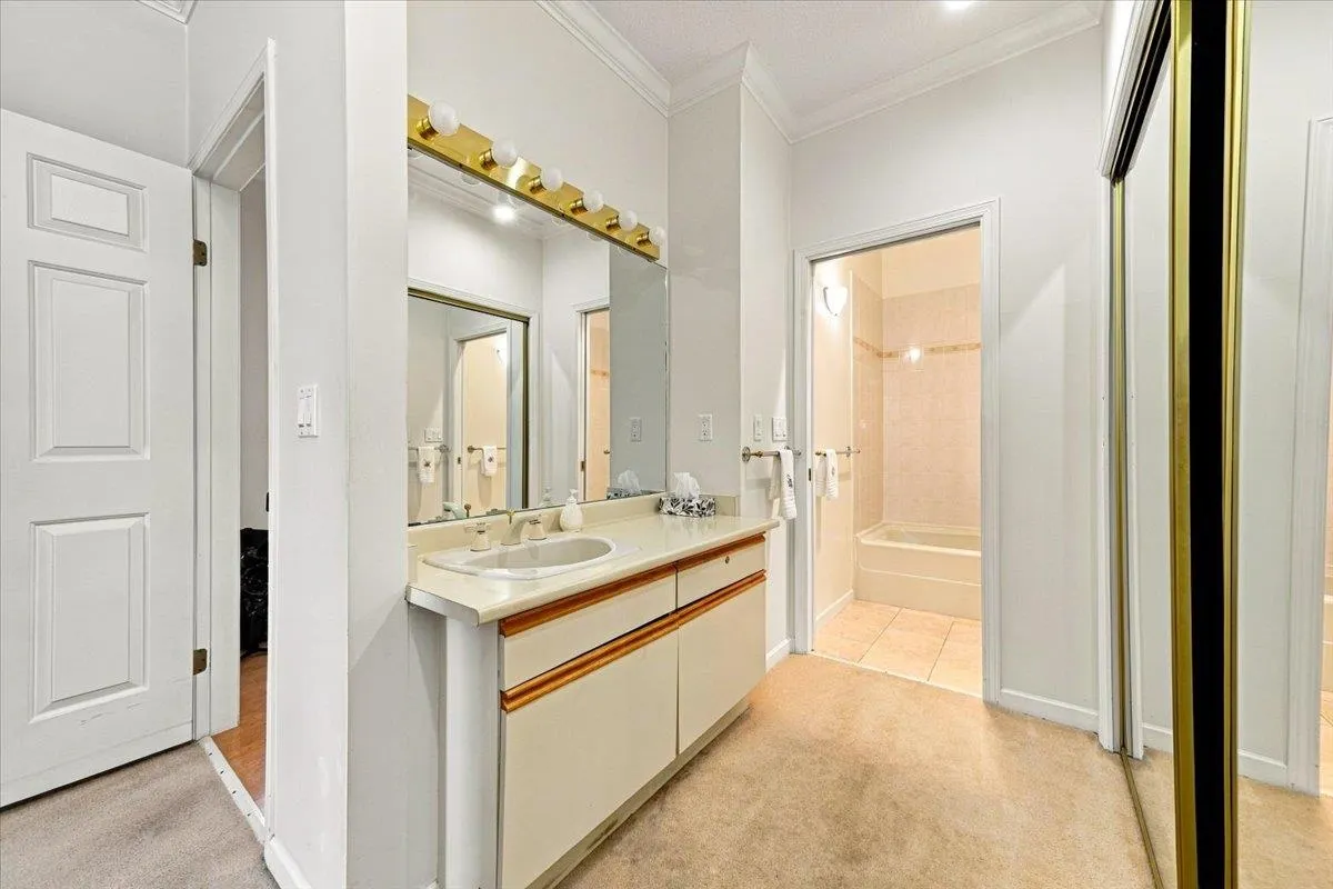 121 W 29th Street #403