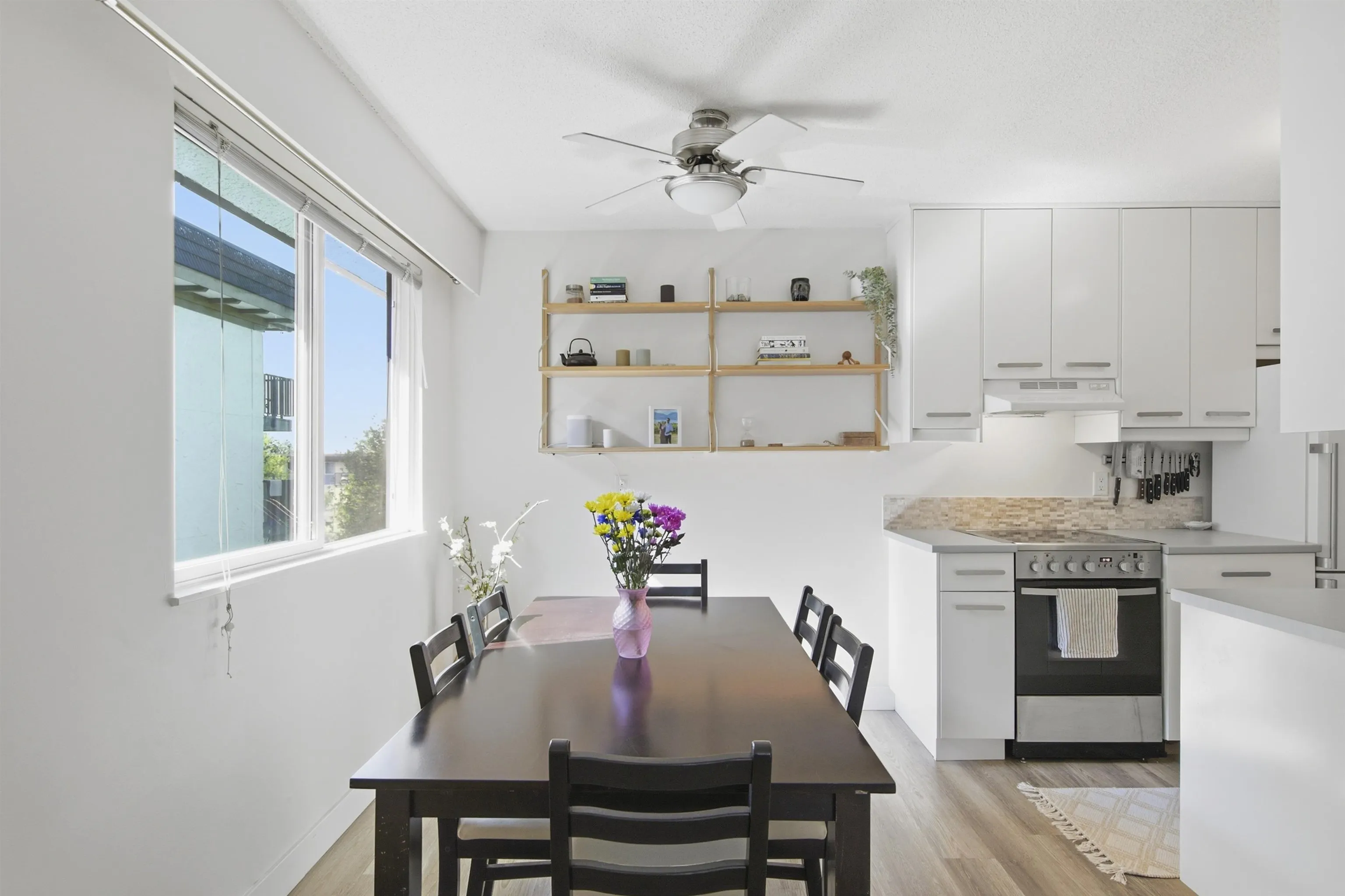 270 W 3rd Street #203