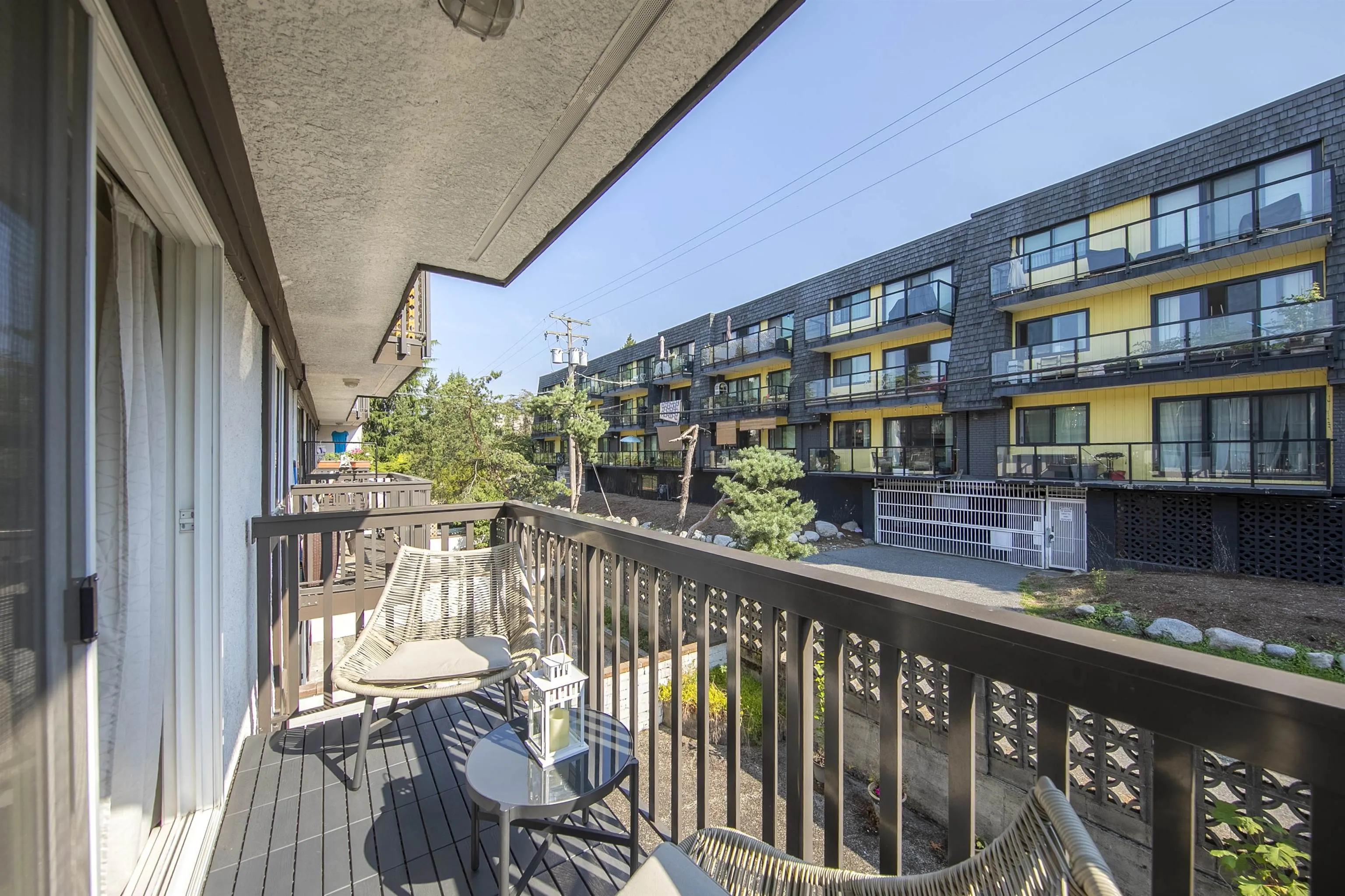 270 W 3rd Street #203