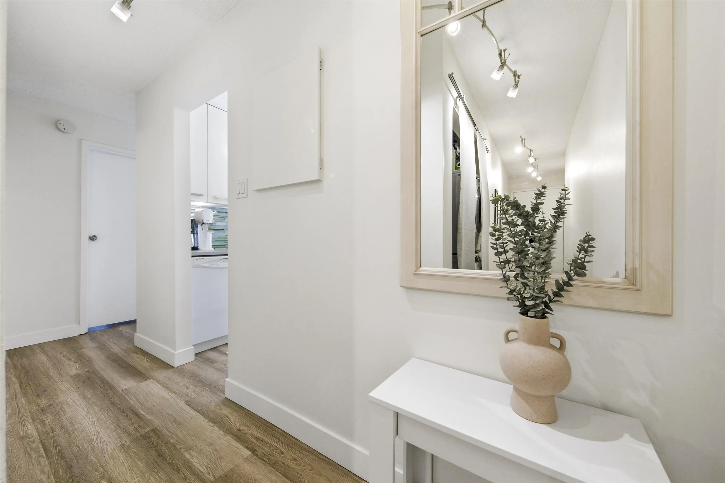 270 W 3rd Street #203