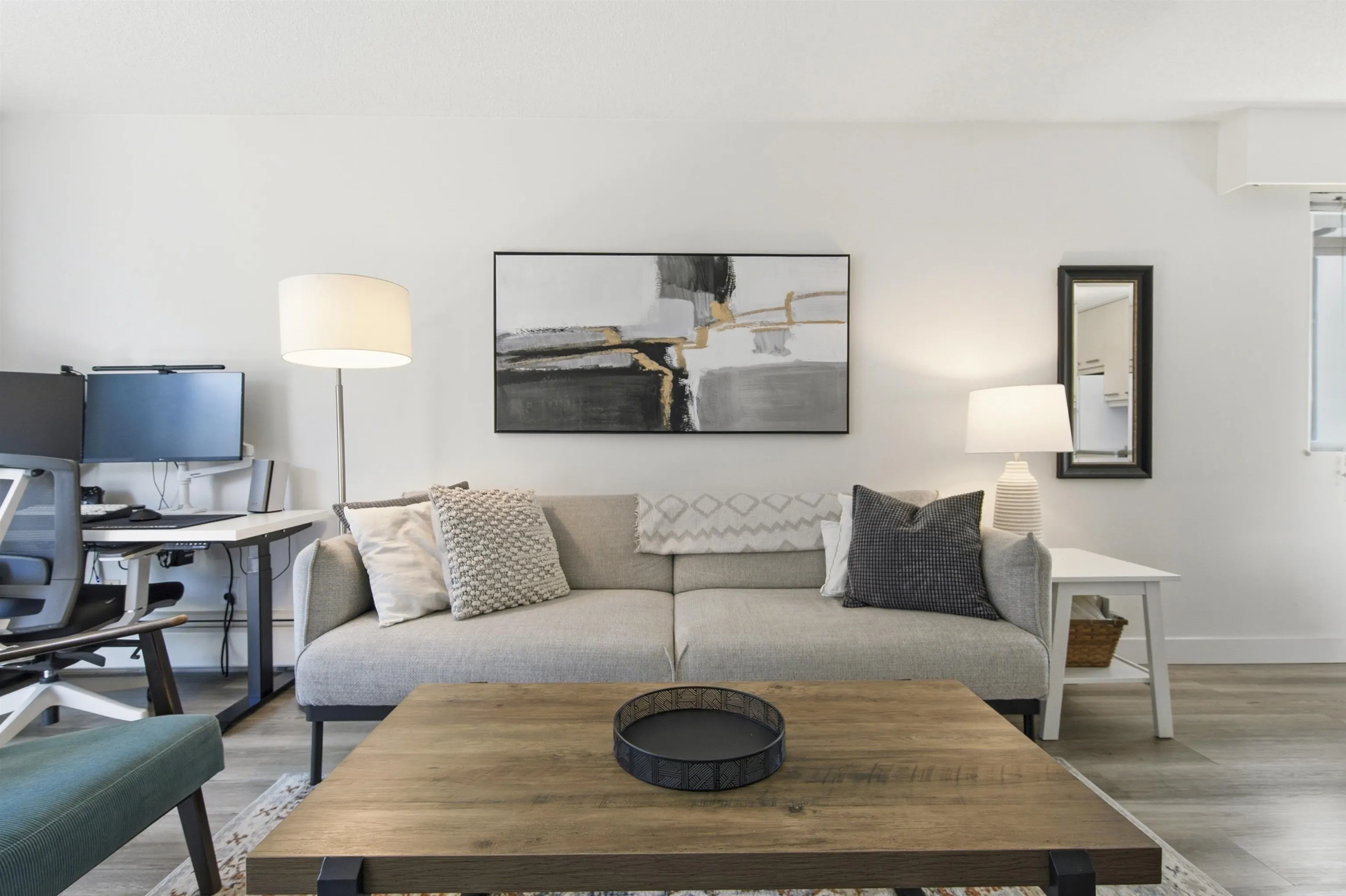 270 W 3rd Street #203