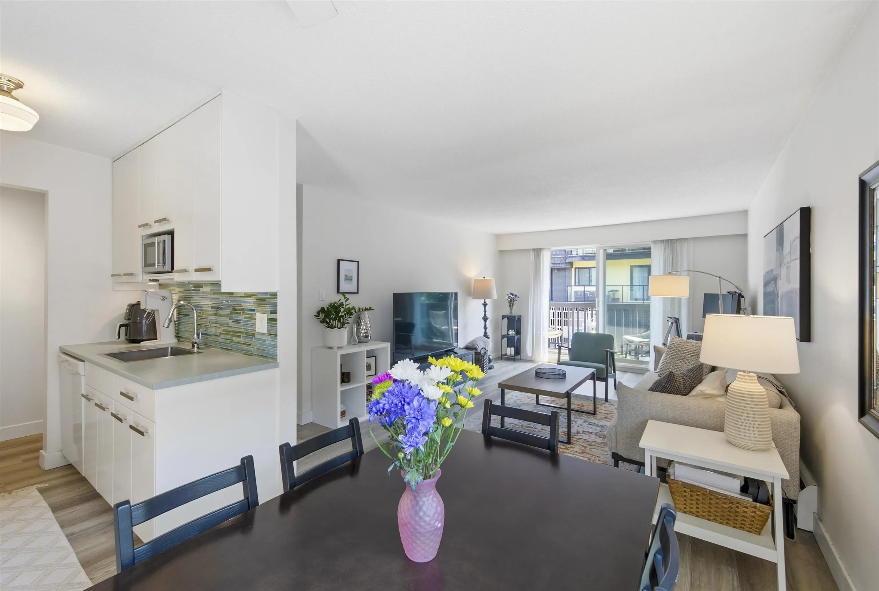 270 W 3rd Street #203