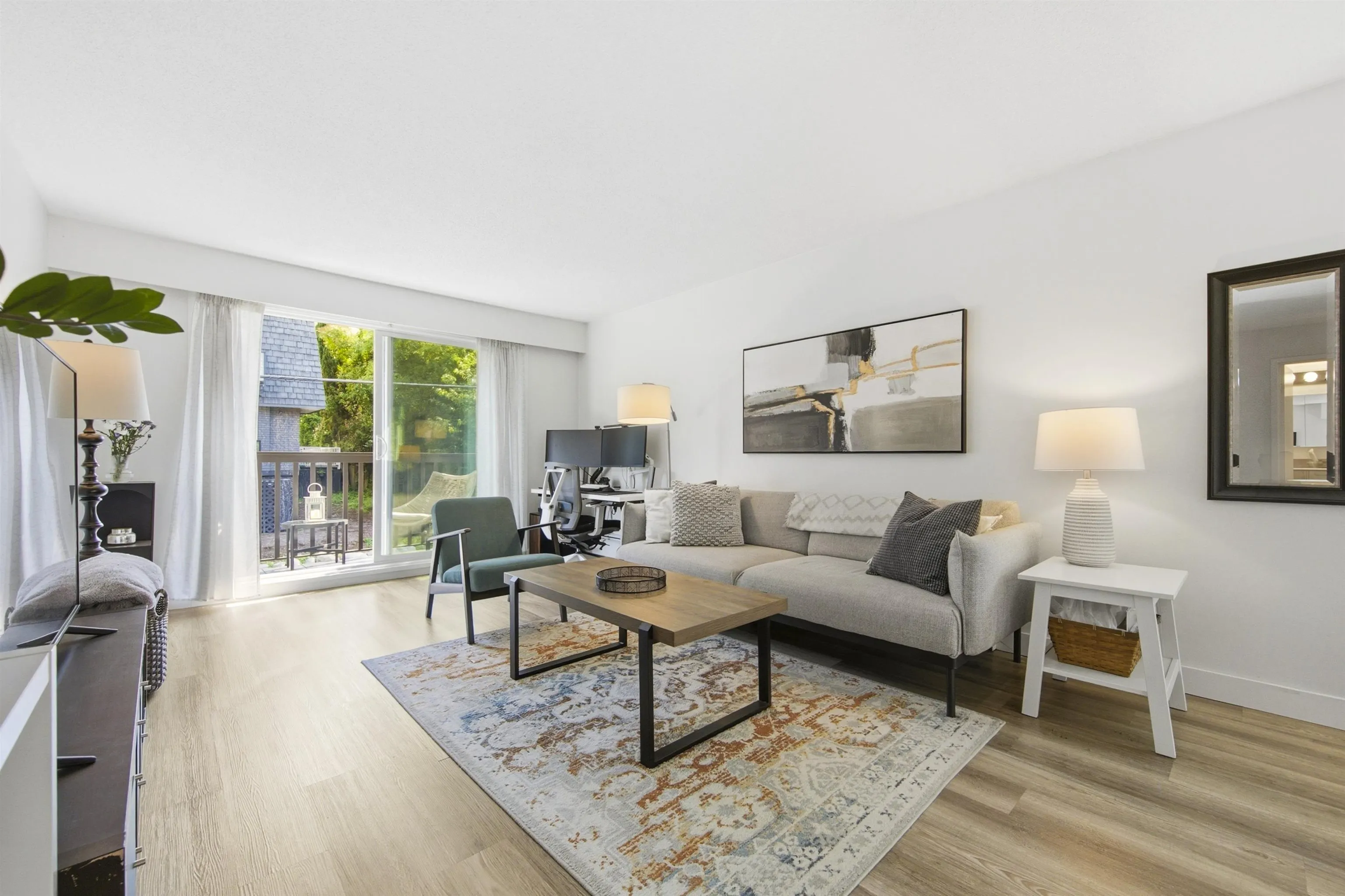 270 W 3rd Street #203