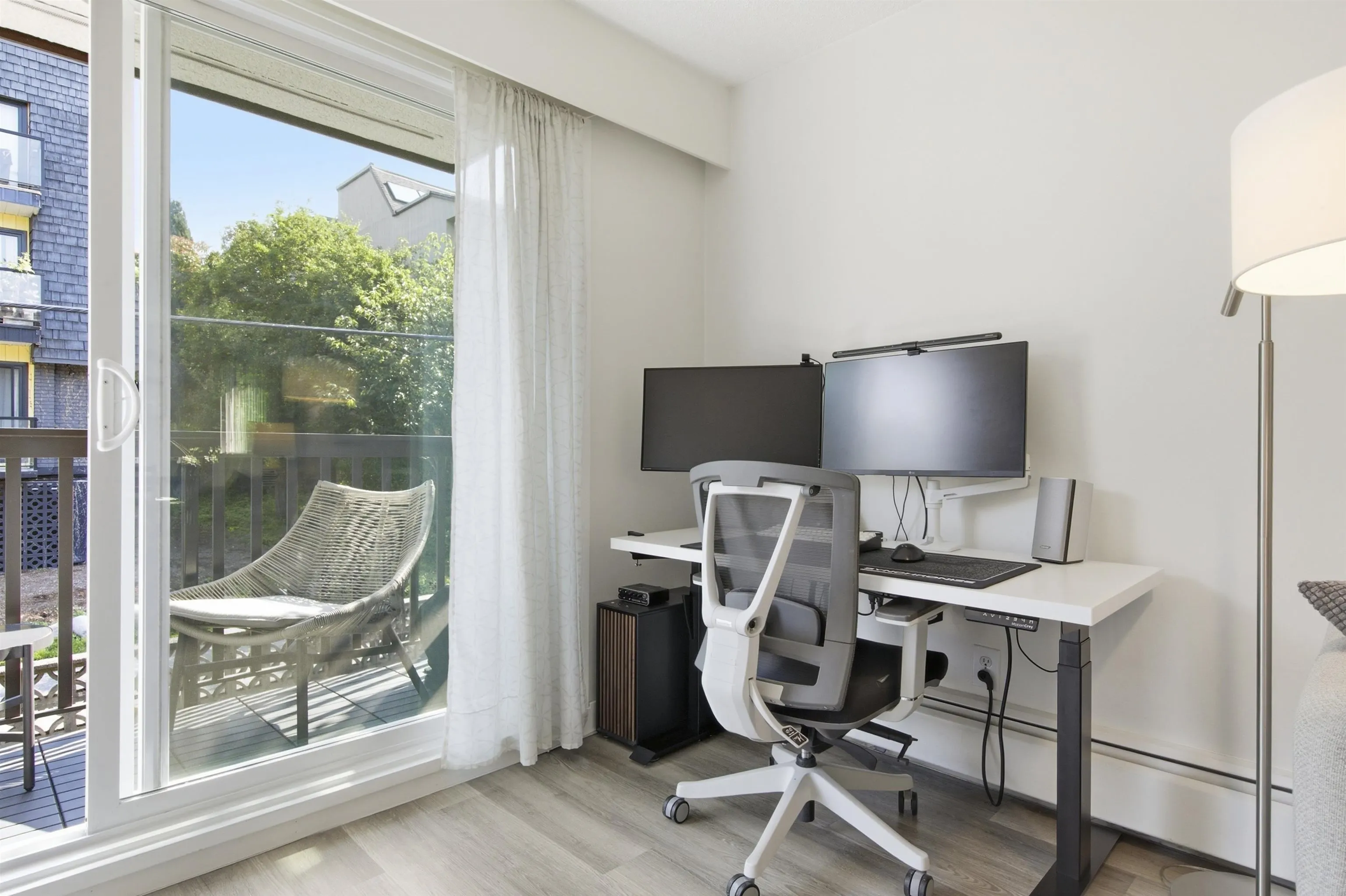 270 W 3rd Street #203