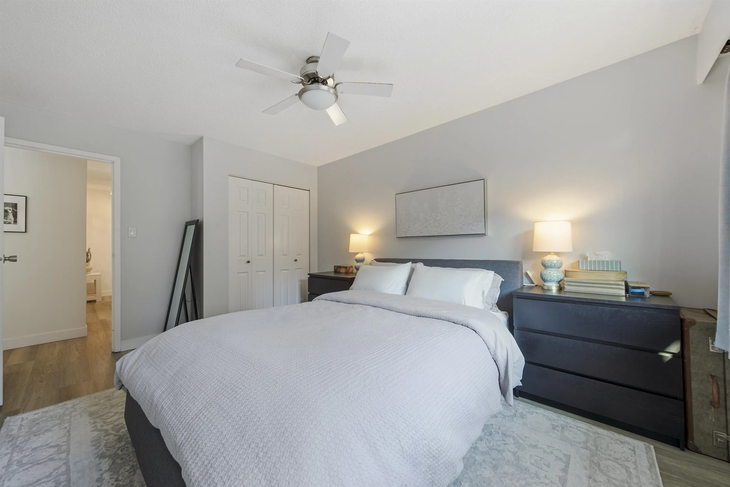270 W 3rd Street #203