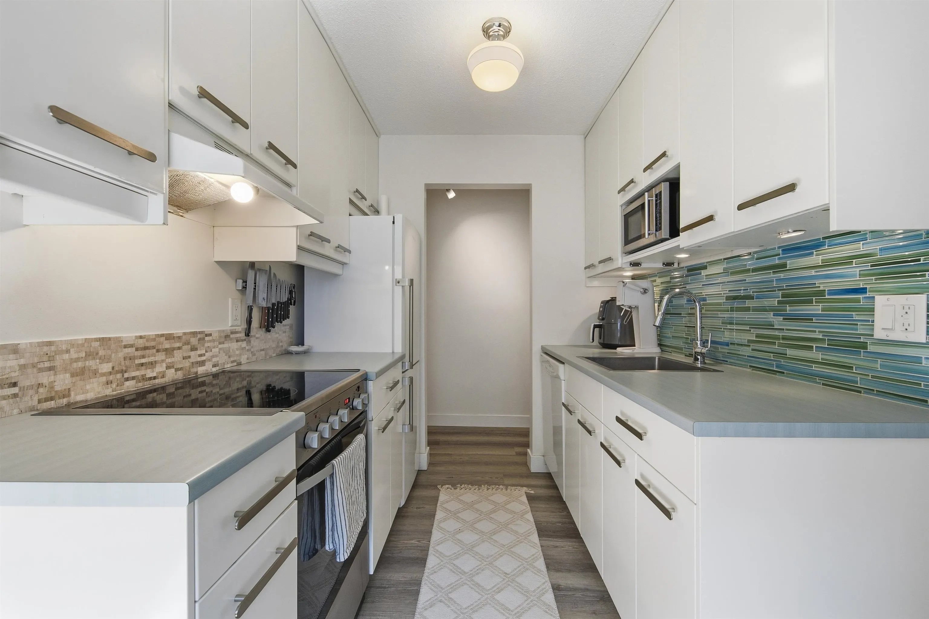 270 W 3rd Street #203