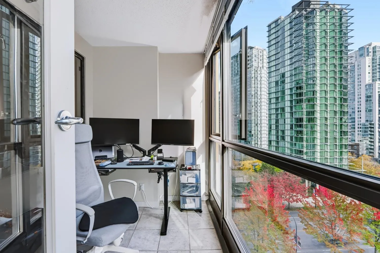1367 Alberni Street #806