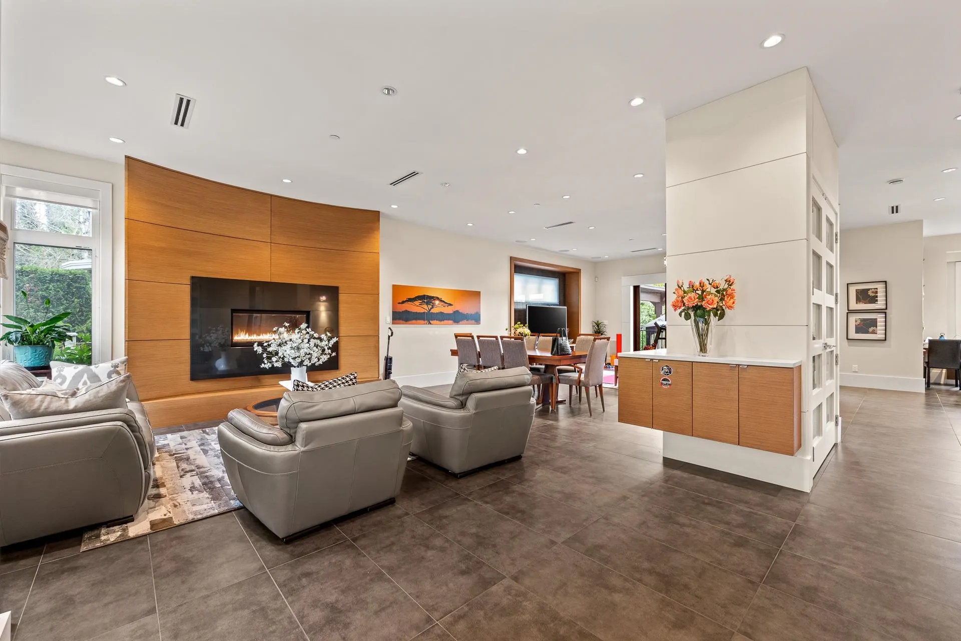 1420 W 54th Avenue