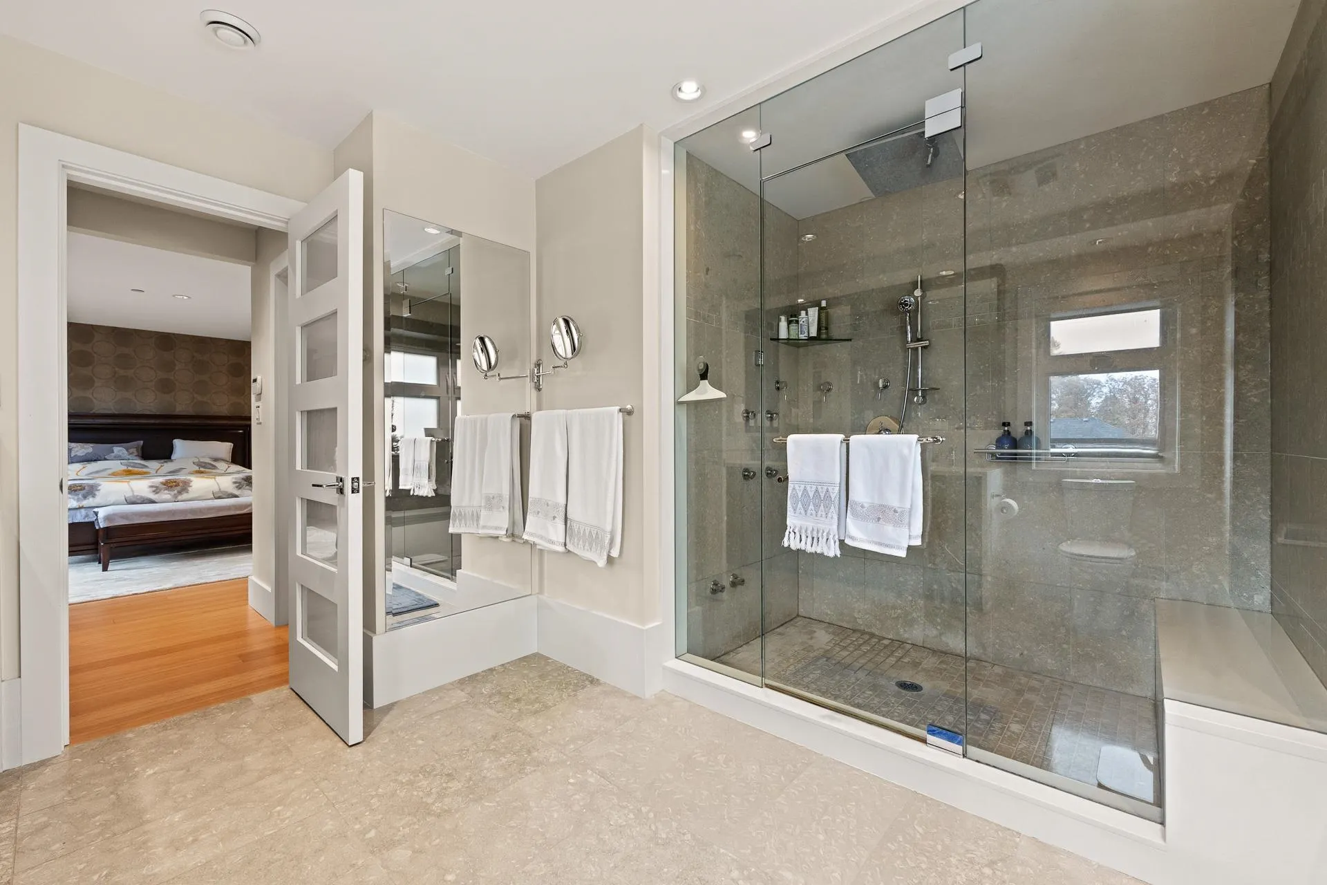 1420 W 54th Avenue