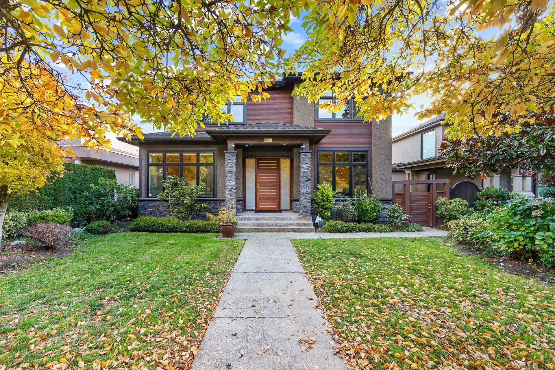 1420 W 54th Avenue