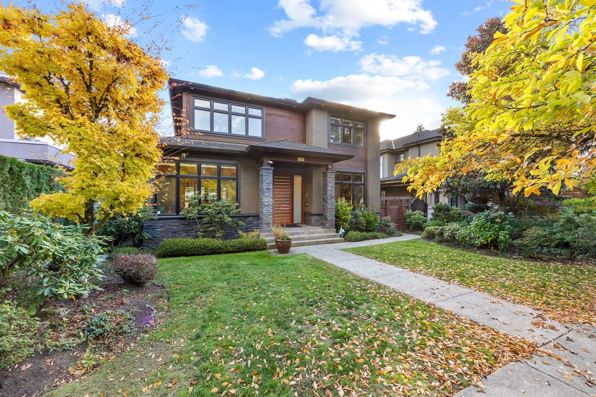 1420 W 54th Avenue