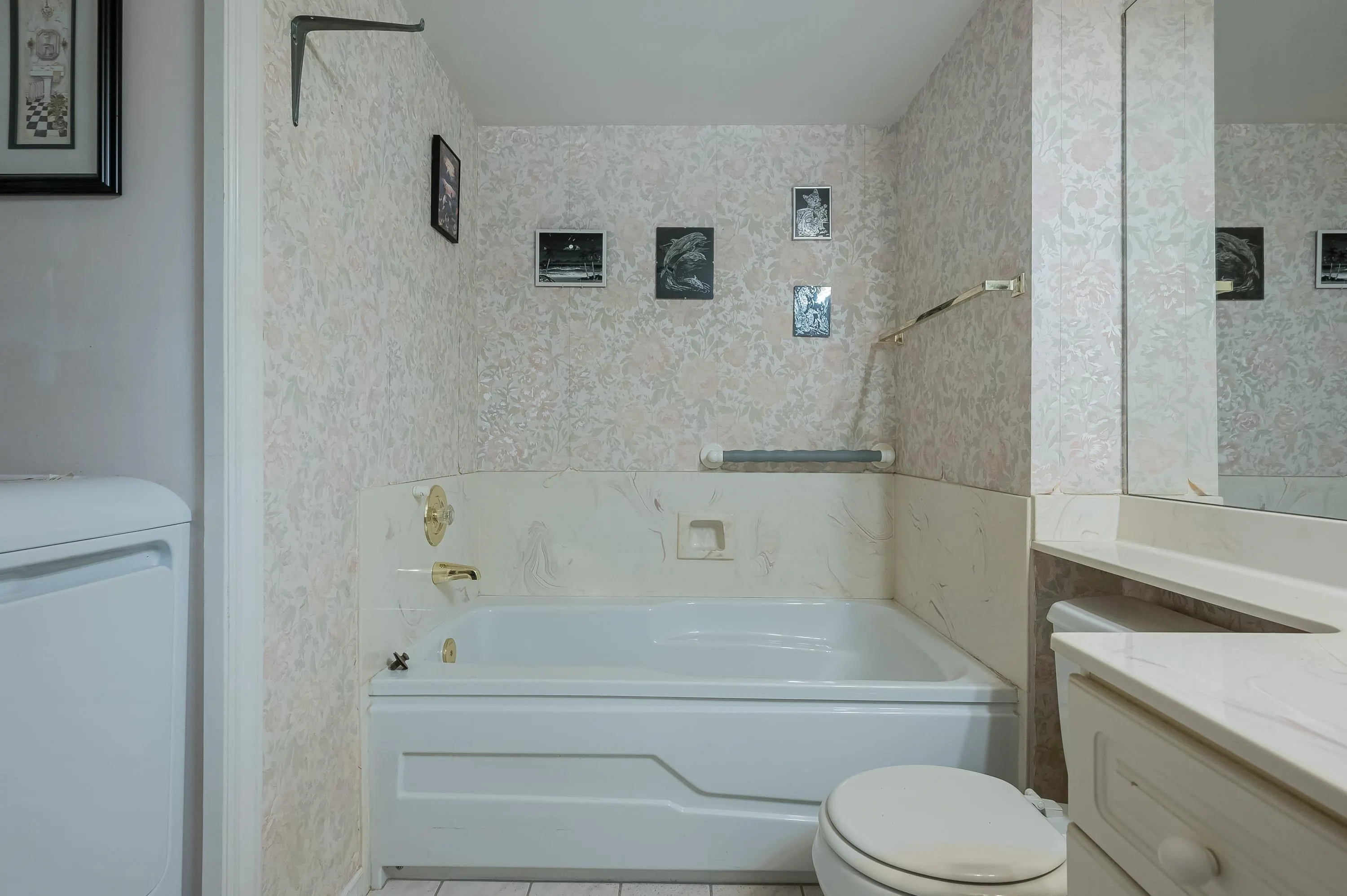 5776 200 Street #103