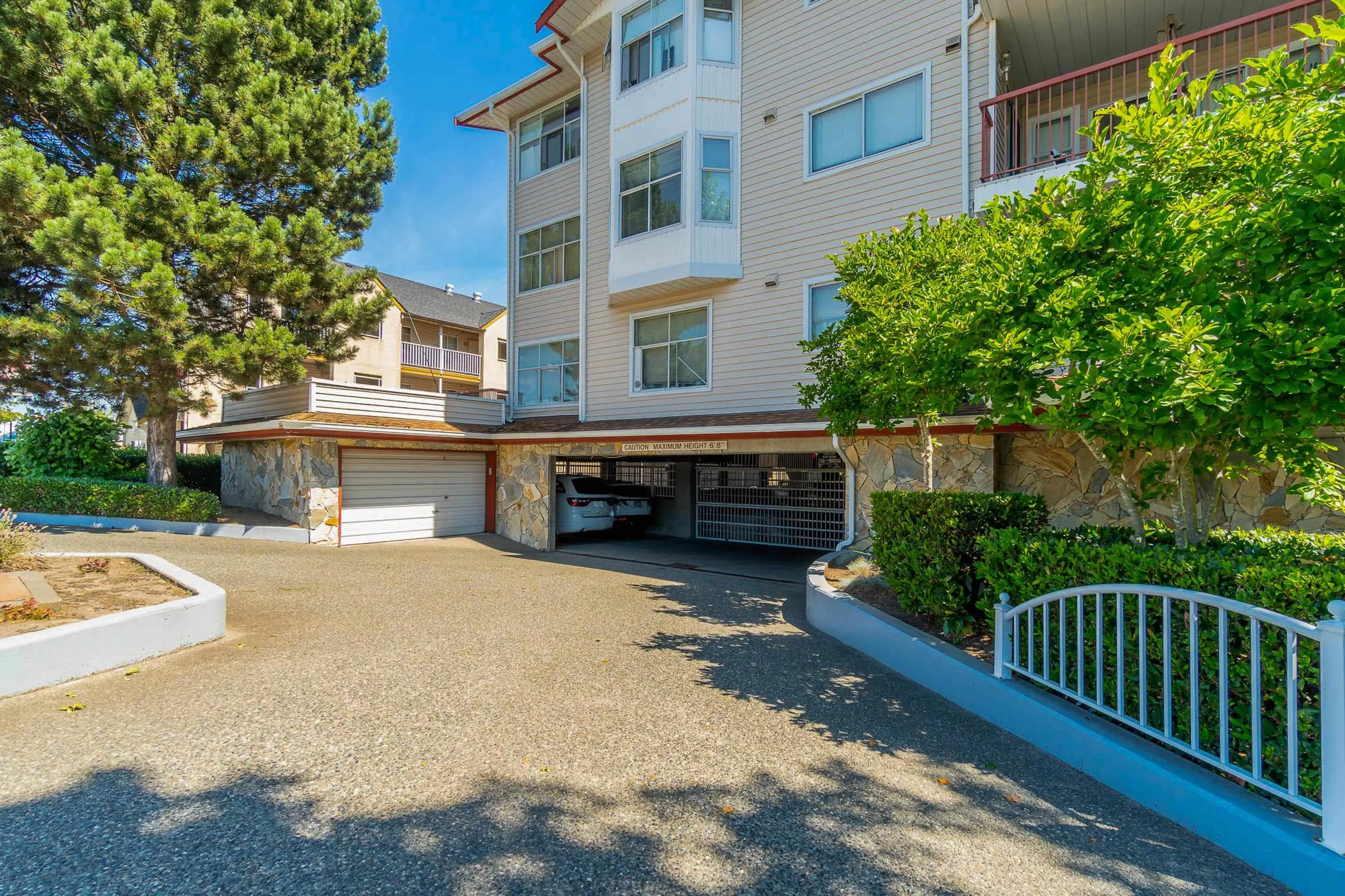 5776 200 Street #103