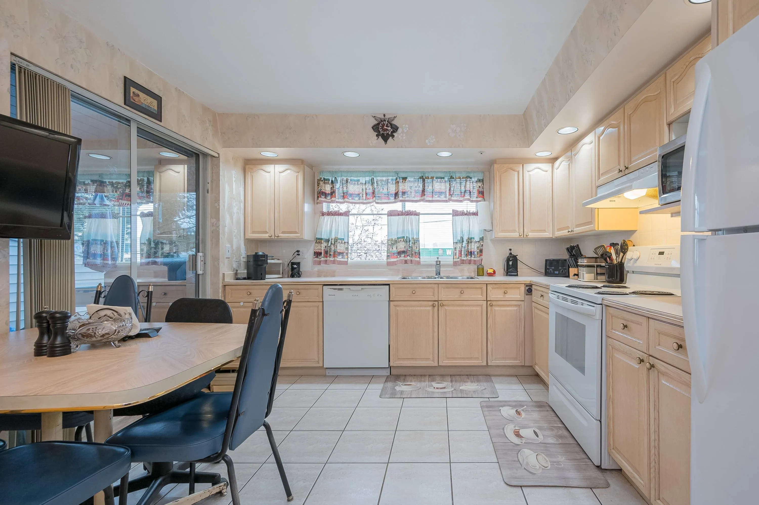 5776 200 Street #103