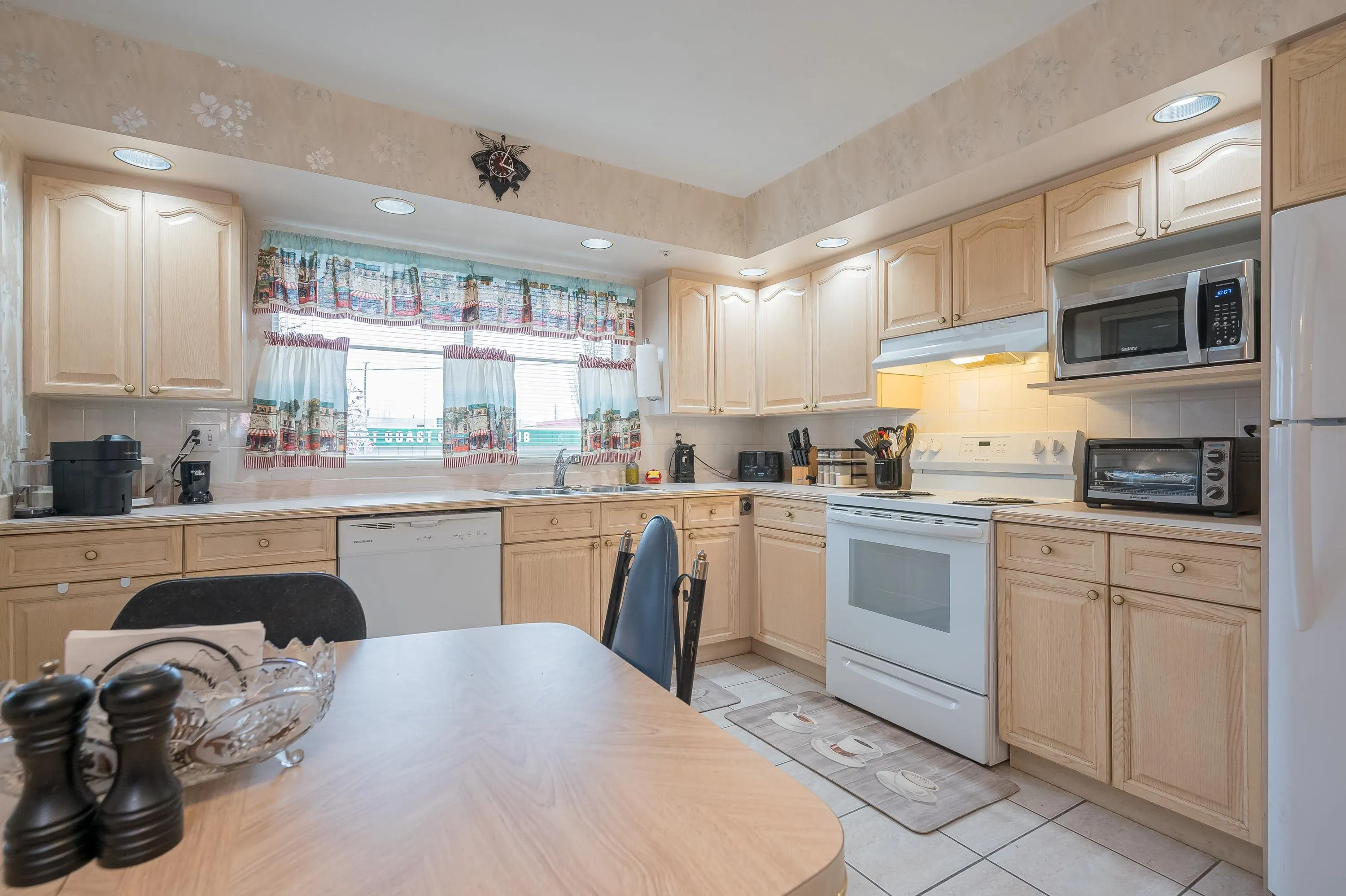 5776 200 Street #103