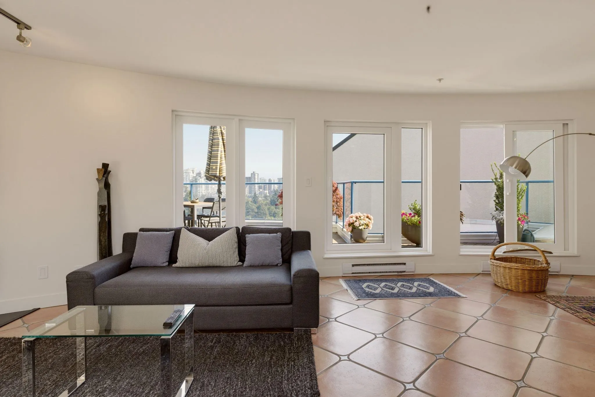 1038 W 7th Avenue #P1