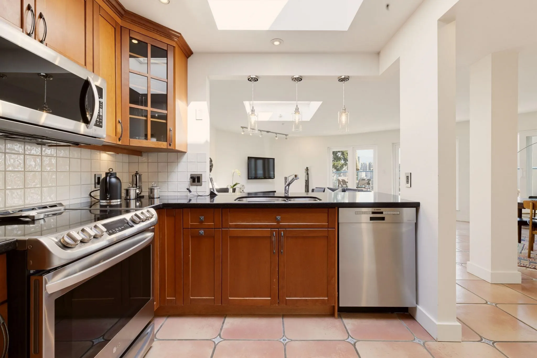 1038 W 7th Avenue #P1
