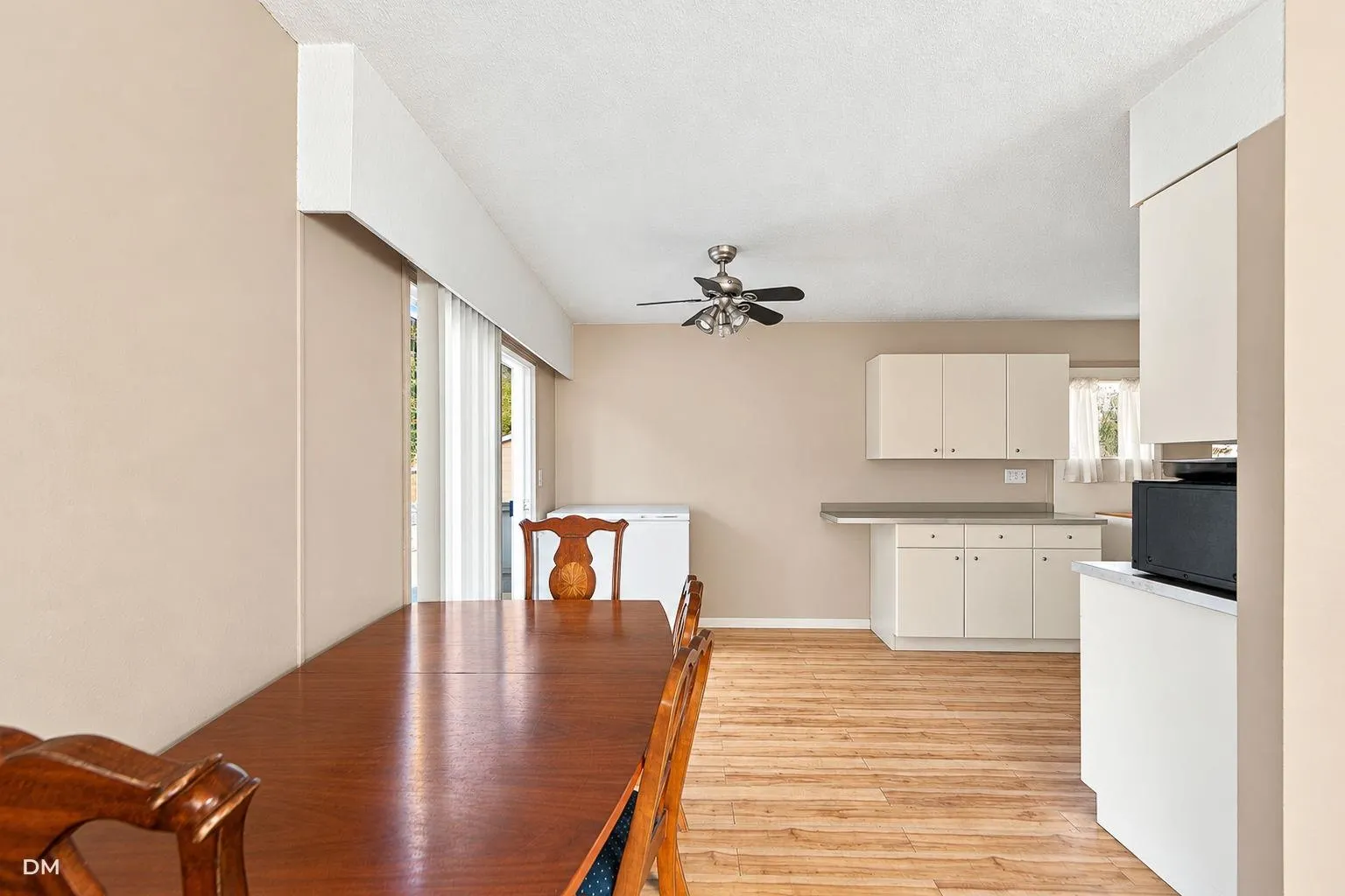 2548 Sunvalley Crescent