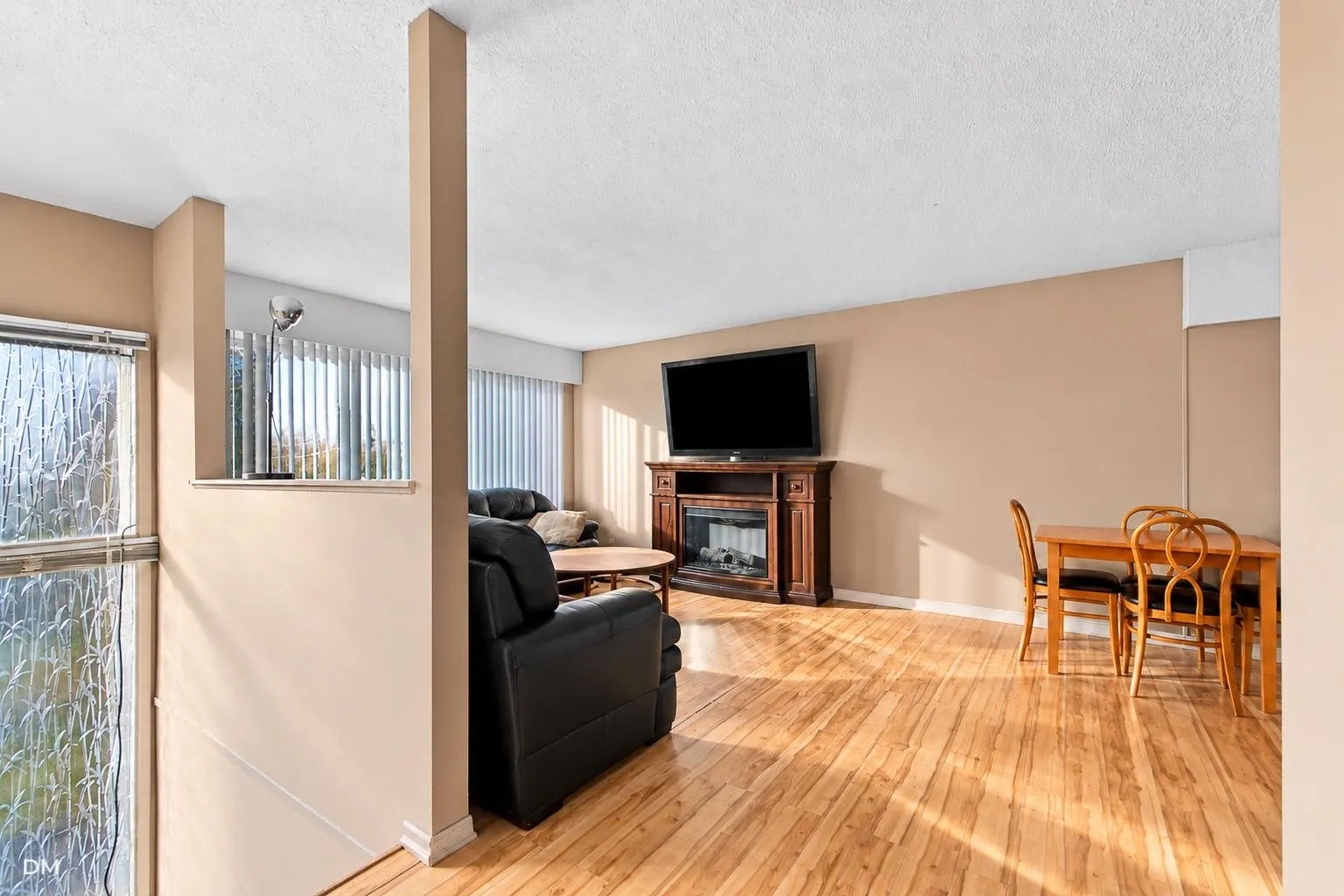 2548 Sunvalley Crescent