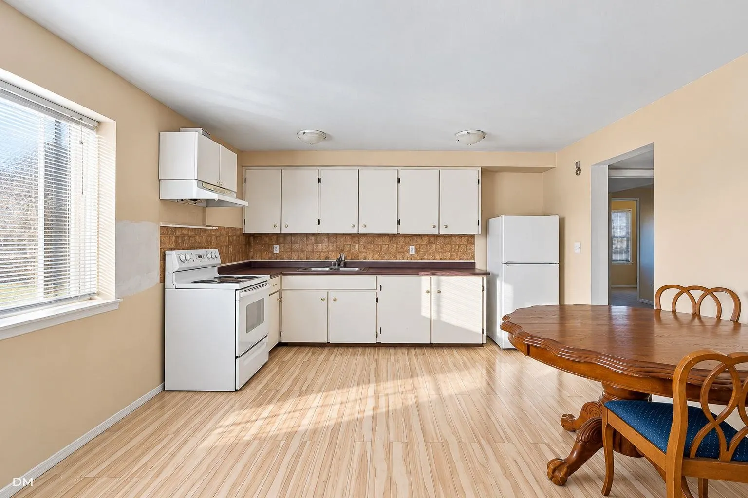 2548 Sunvalley Crescent