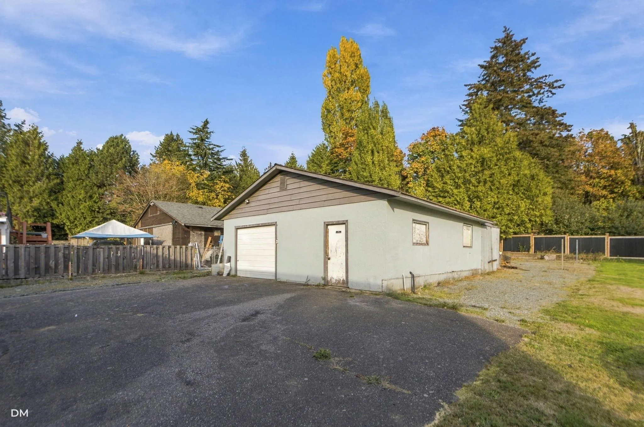 2548 Sunvalley Crescent