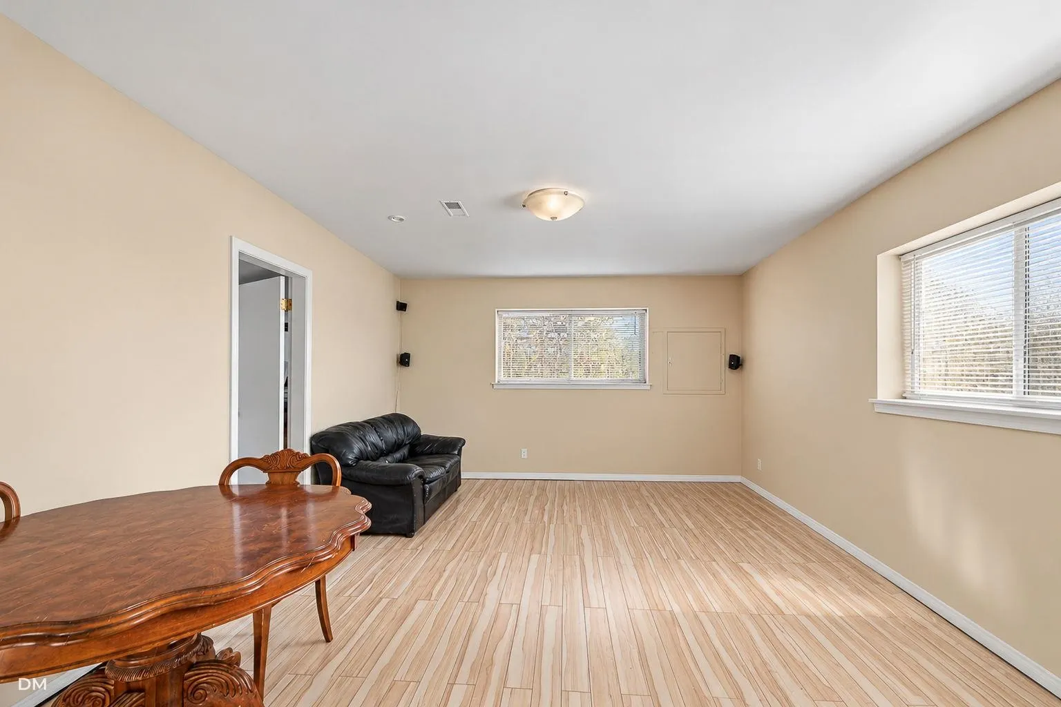 2548 Sunvalley Crescent