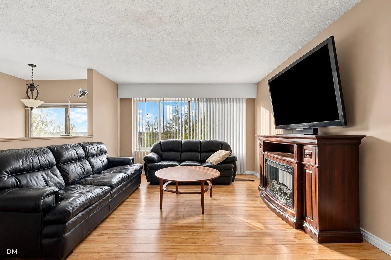 2548 Sunvalley Crescent