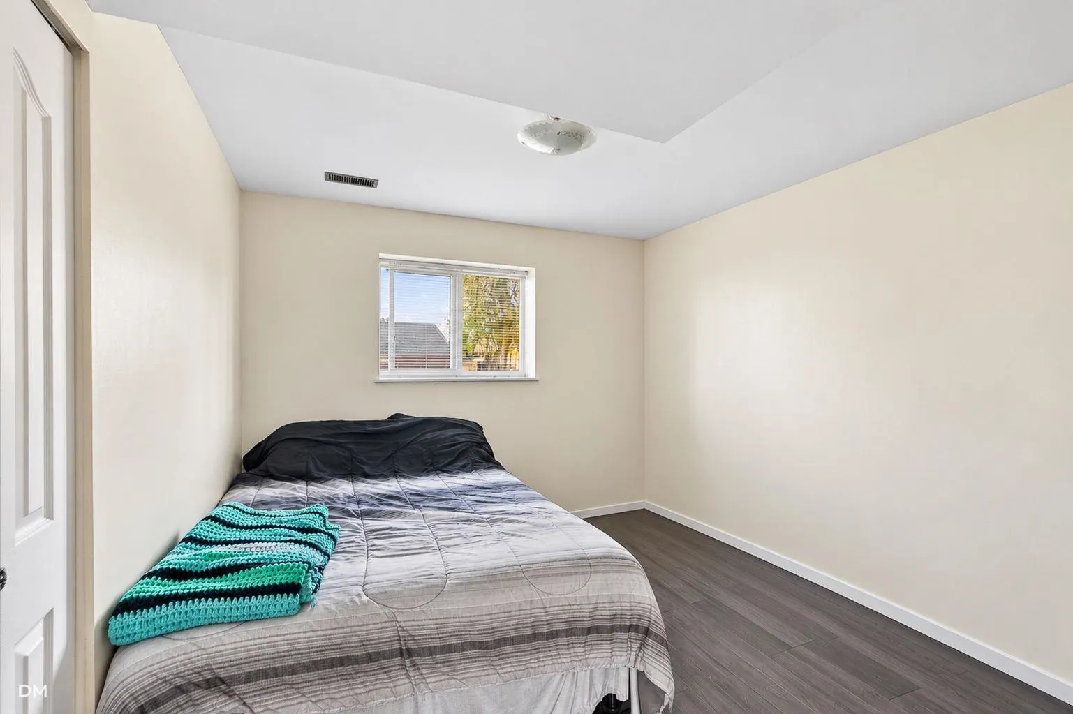 2548 Sunvalley Crescent