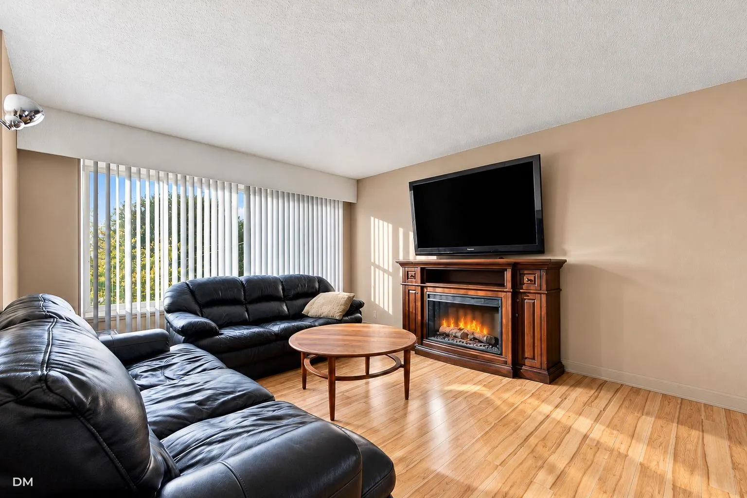 2548 Sunvalley Crescent