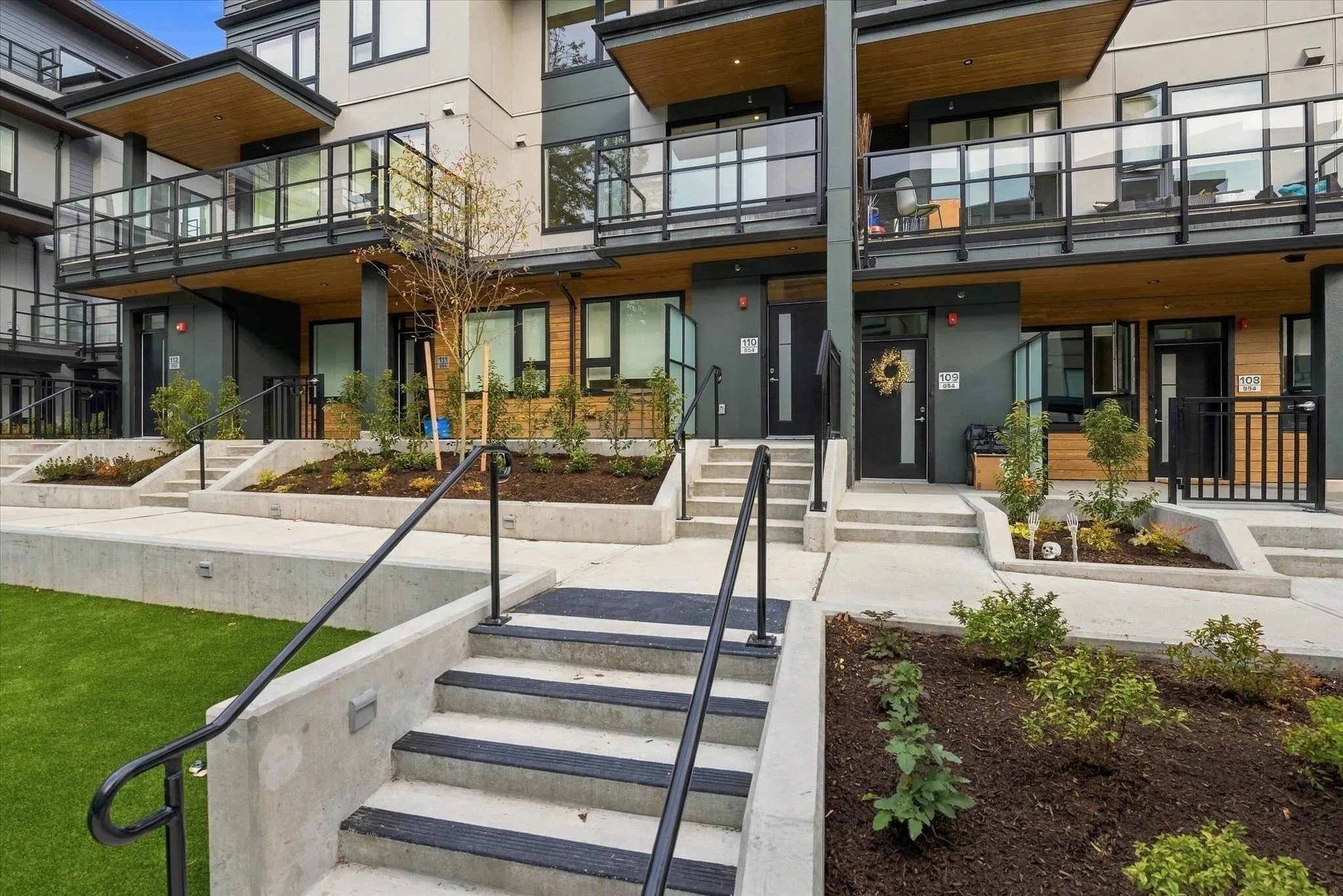 954 Lytton Street #110