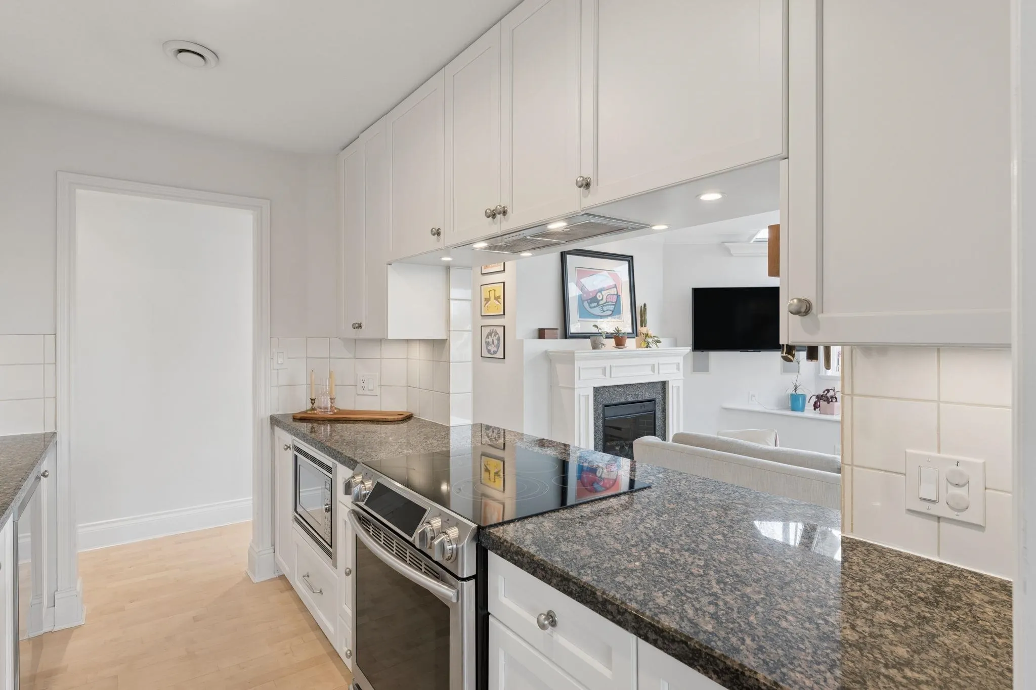 1100 W 6th Avenue #A3