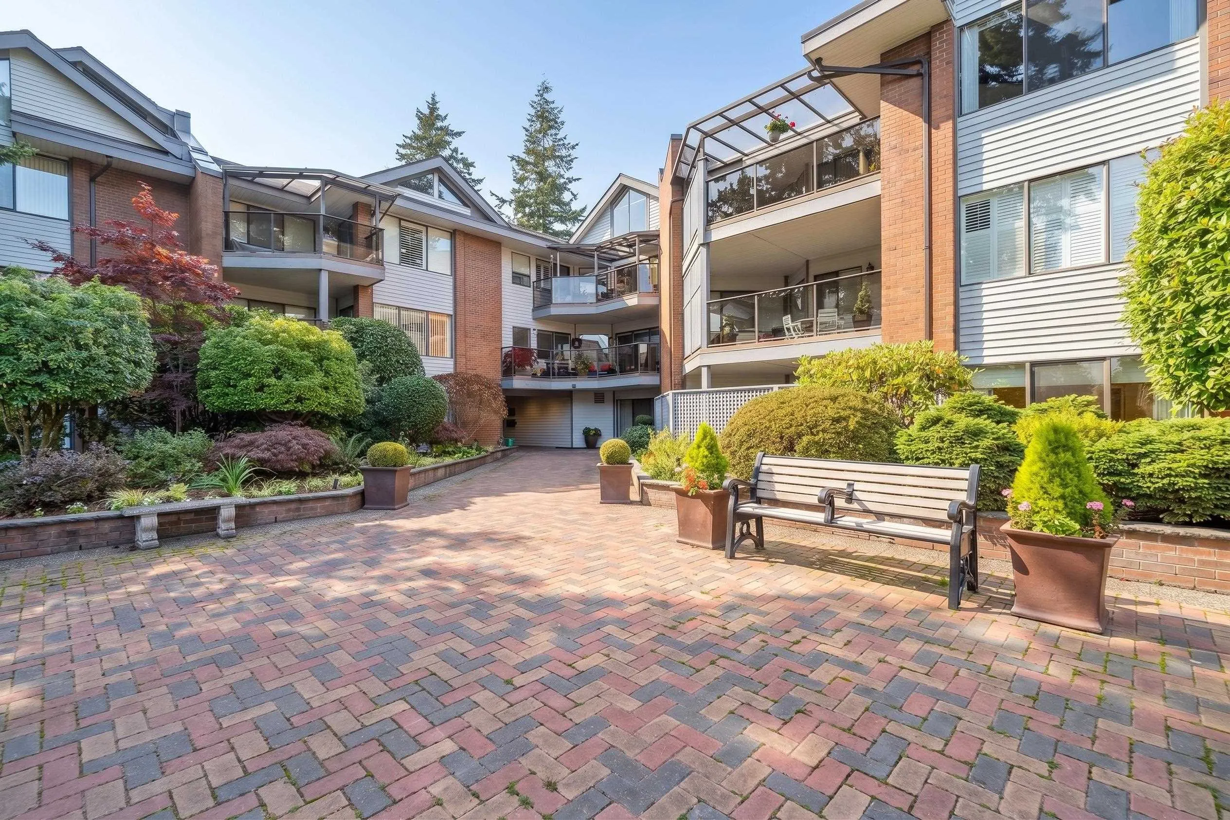 15270 17 Avenue #109