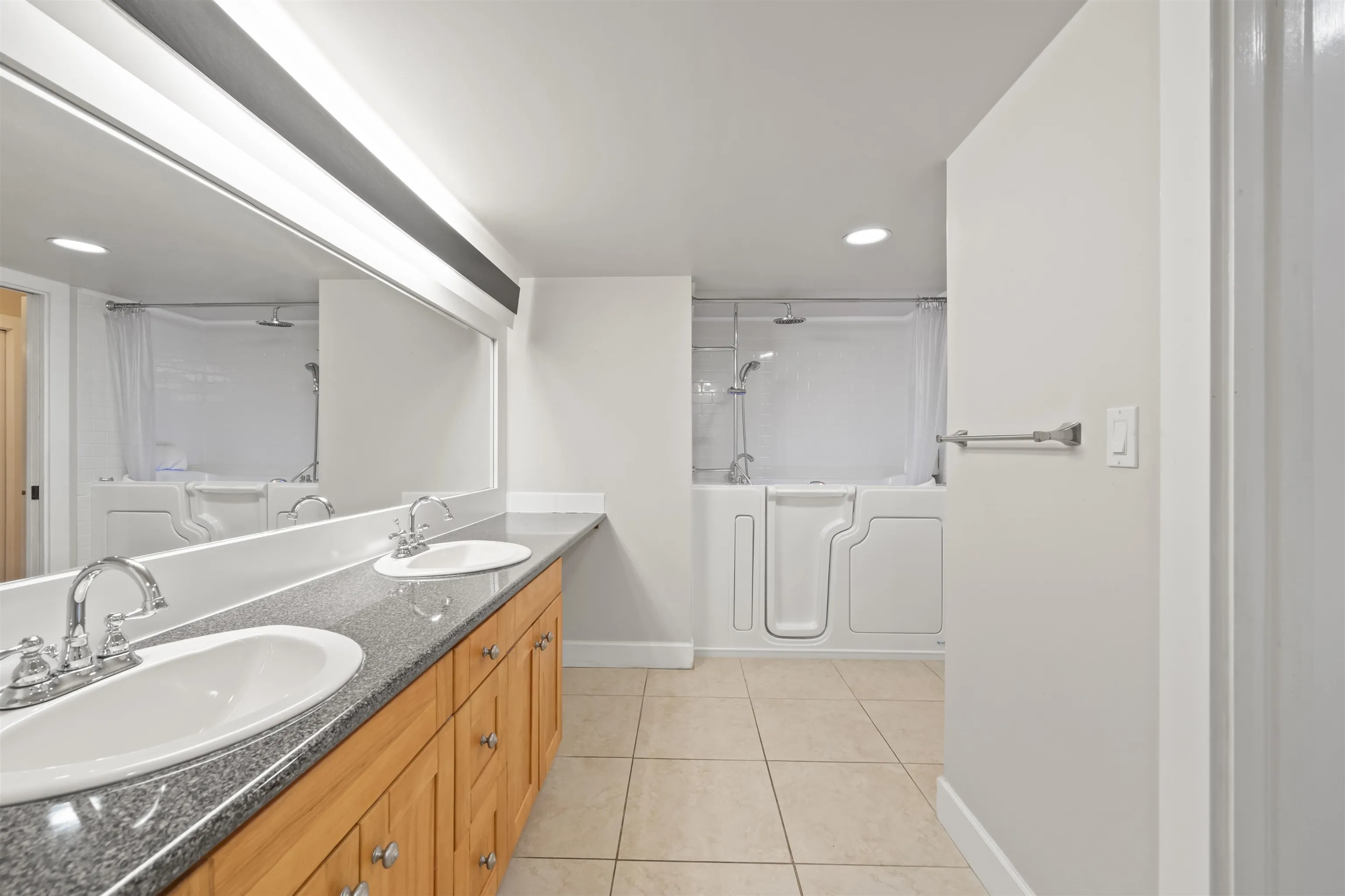 15270 17 Avenue #109