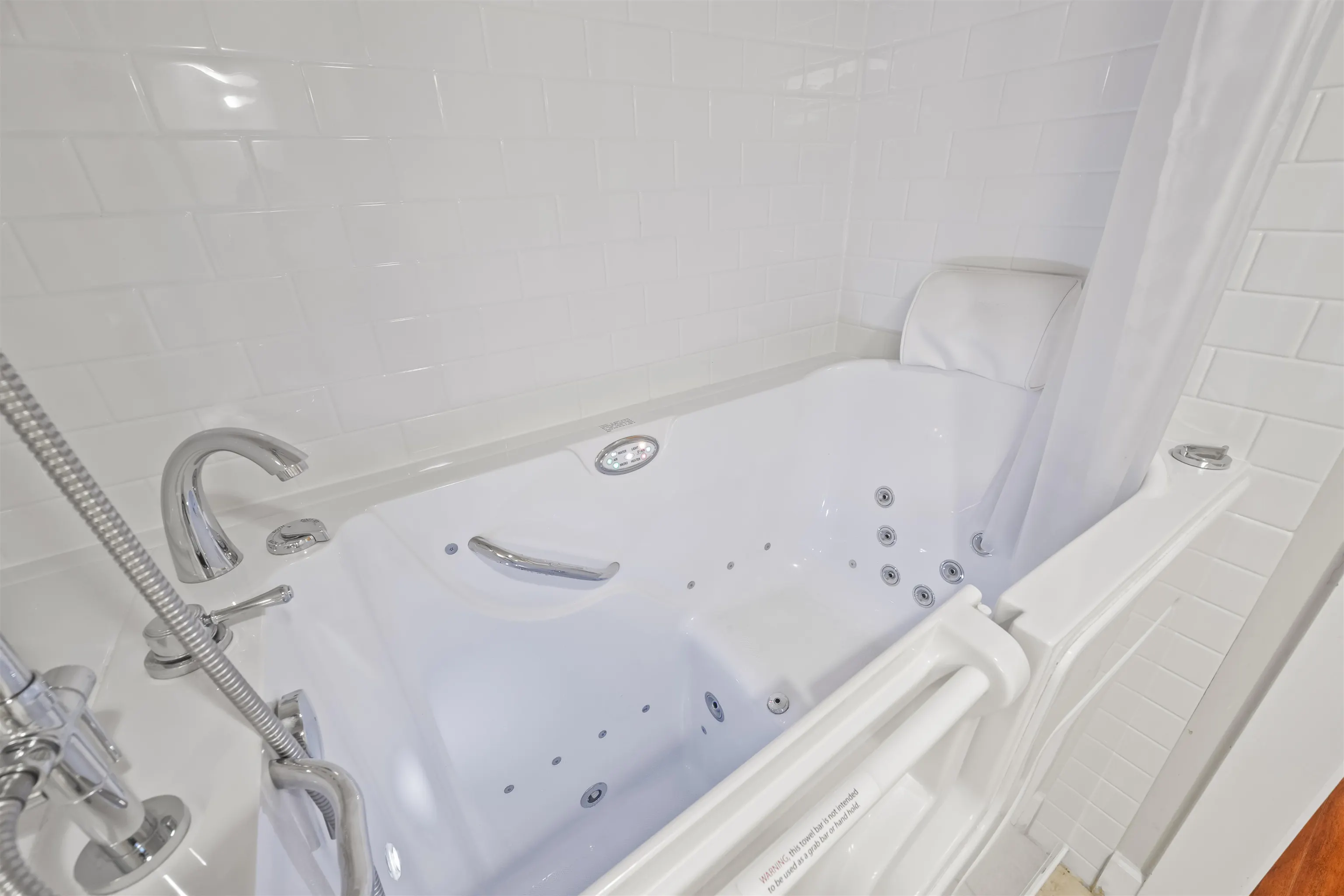 15270 17 Avenue #109