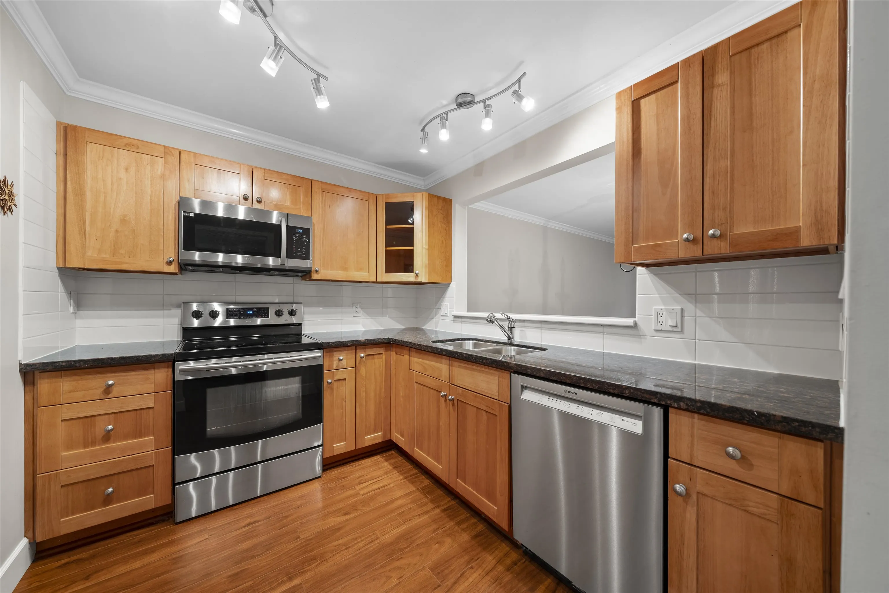 15270 17 Avenue #109