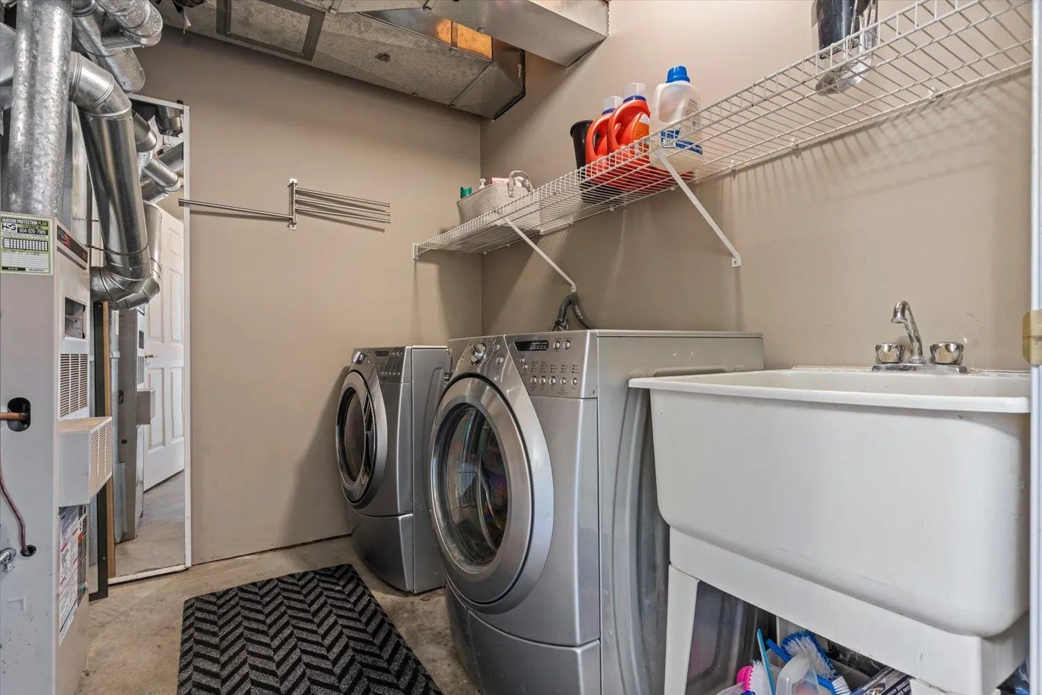 5260 Goldspring Place #1102