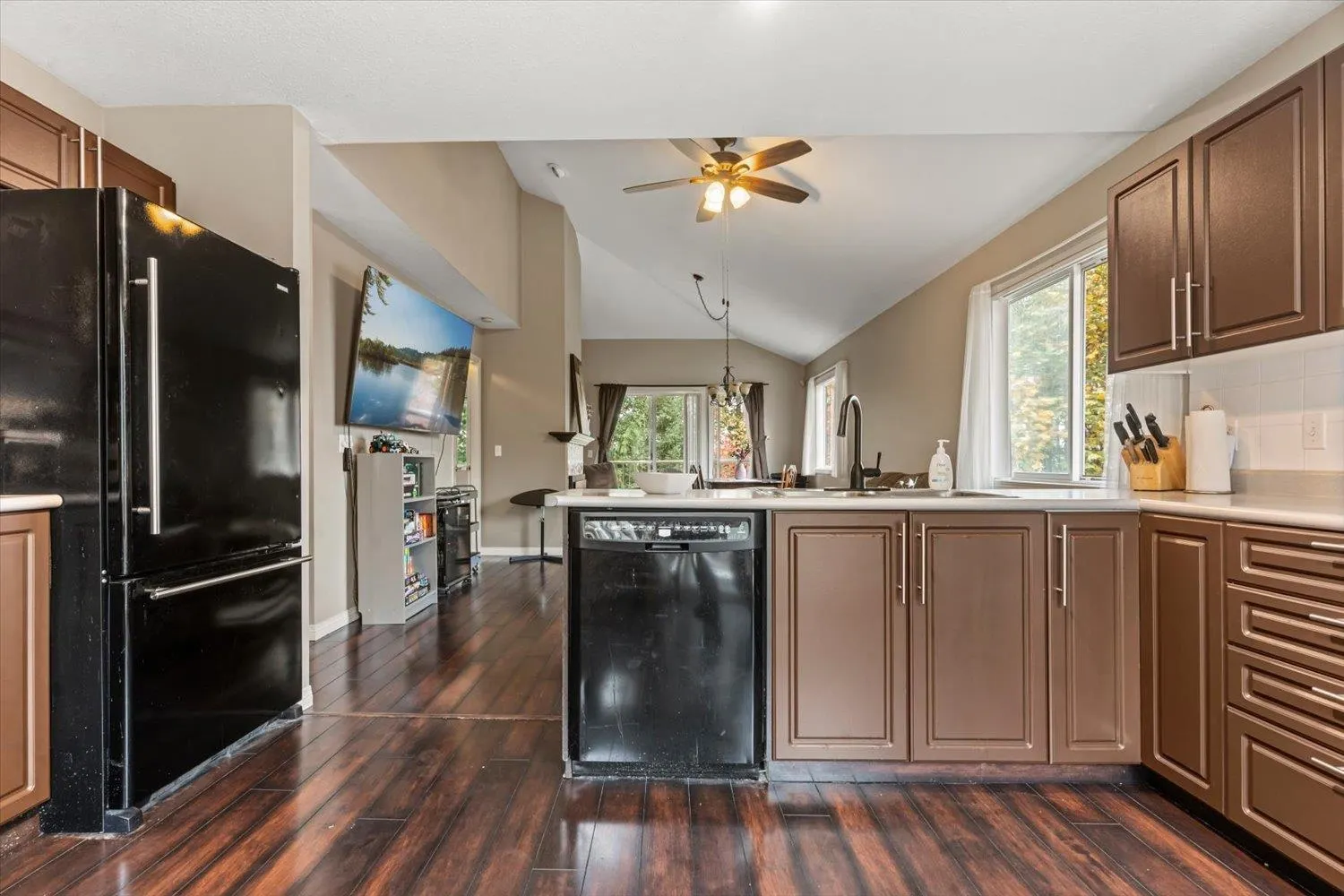 5260 Goldspring Place #1102